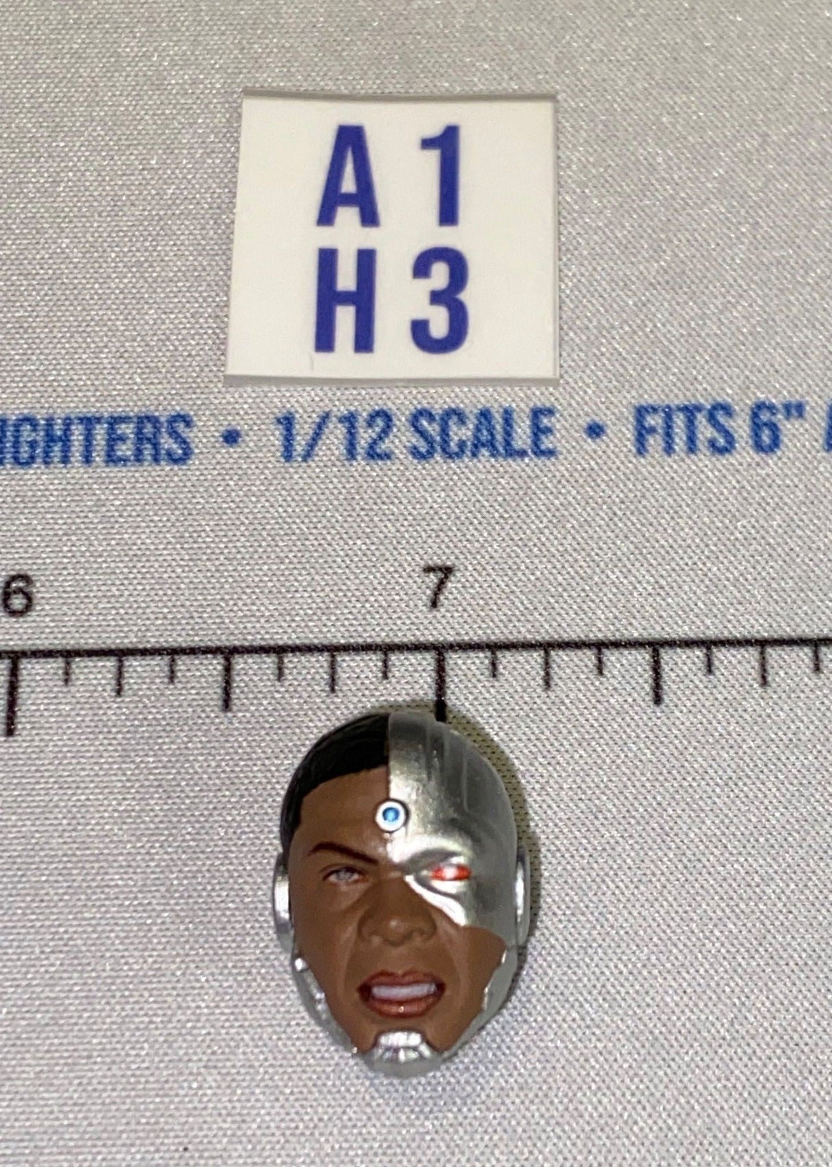 1/12 Scale Cyborg Male Head Sculpt with Cybernetic Face - DC Comics