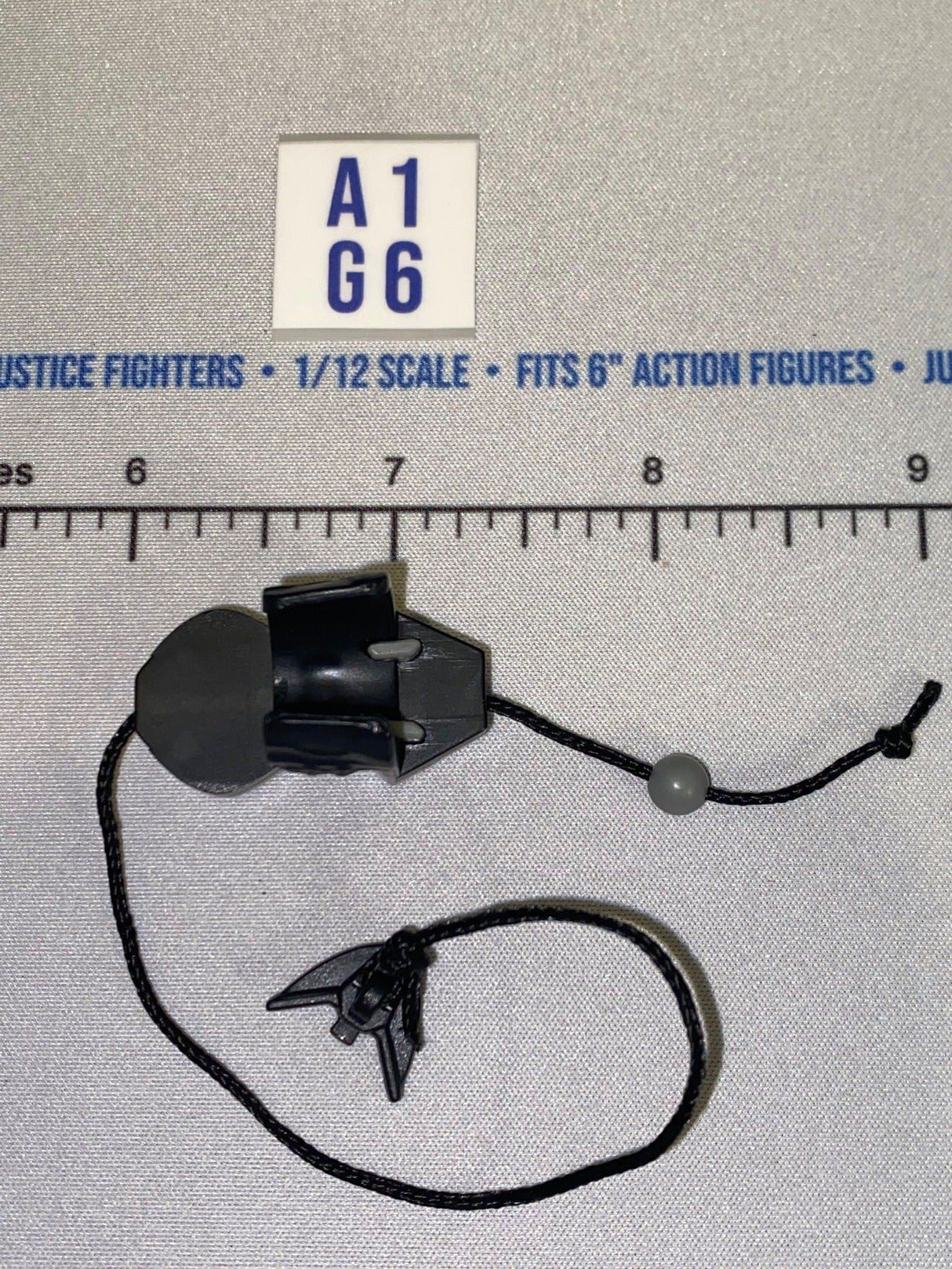 1/12 Scale Modern Era Grappling Hook with Rope