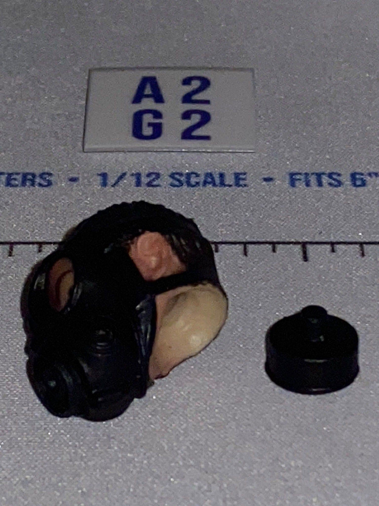 1/12 Scale Modern Male Head Sculpt with Gas Mask