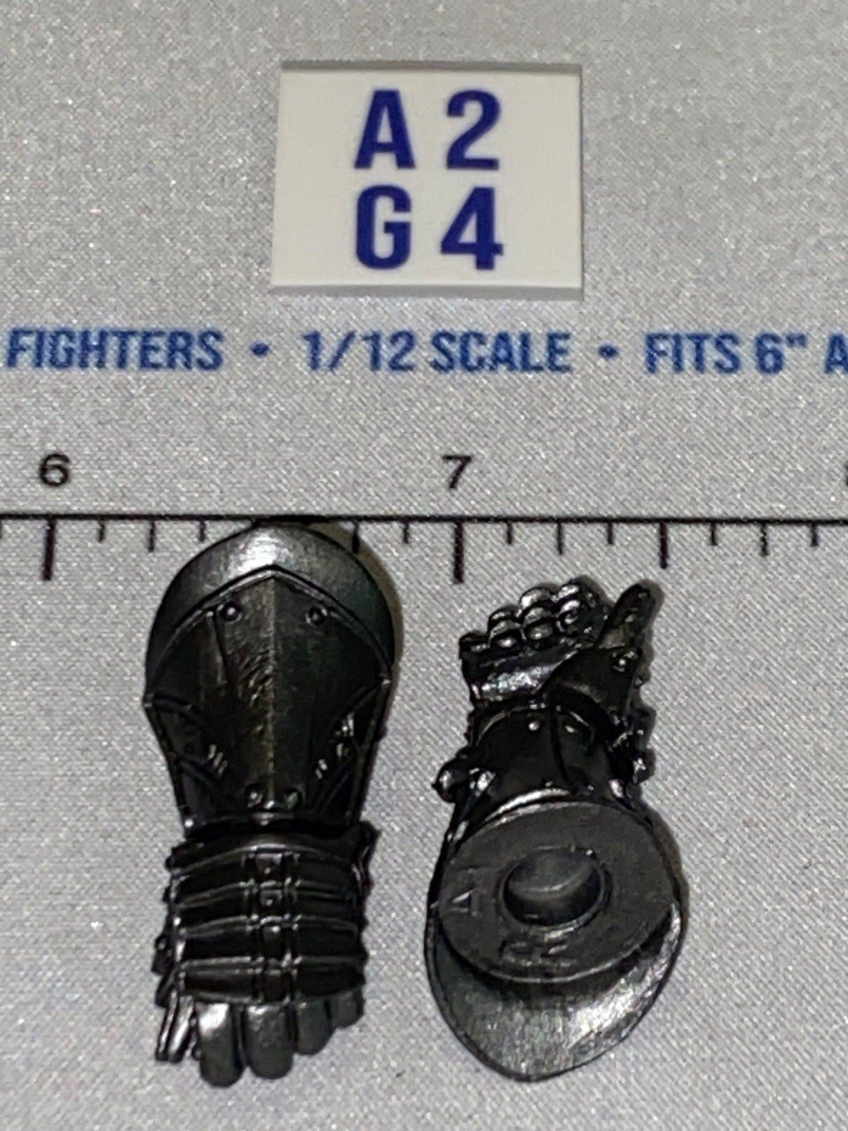 1/12 Scale Fantasy Armored Gauntlet Hands Pair - Four Horsemen - Mythic Legions