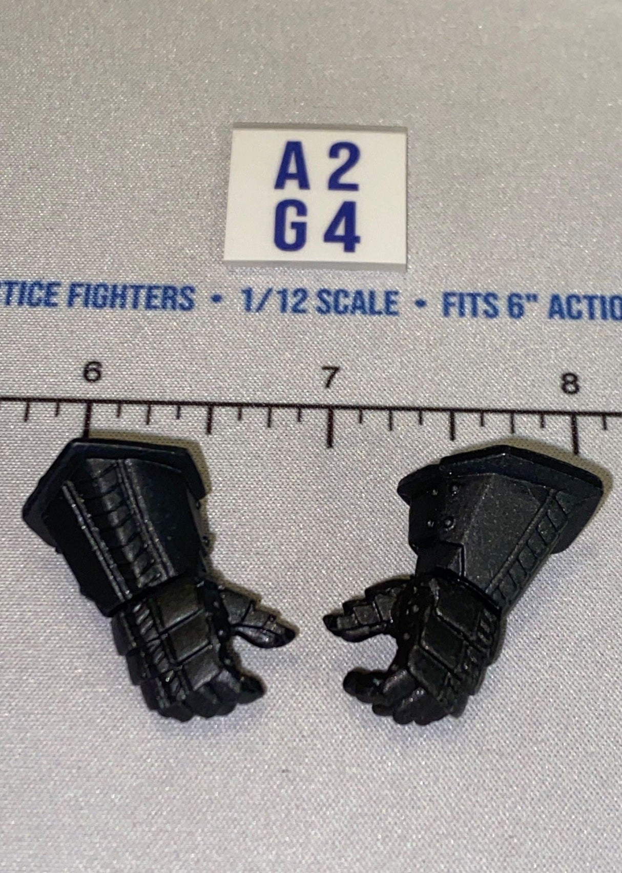 1/12 Scale Fantasy Armored Gauntlet Hands Pair - Four Horsemen - Mythic Legions