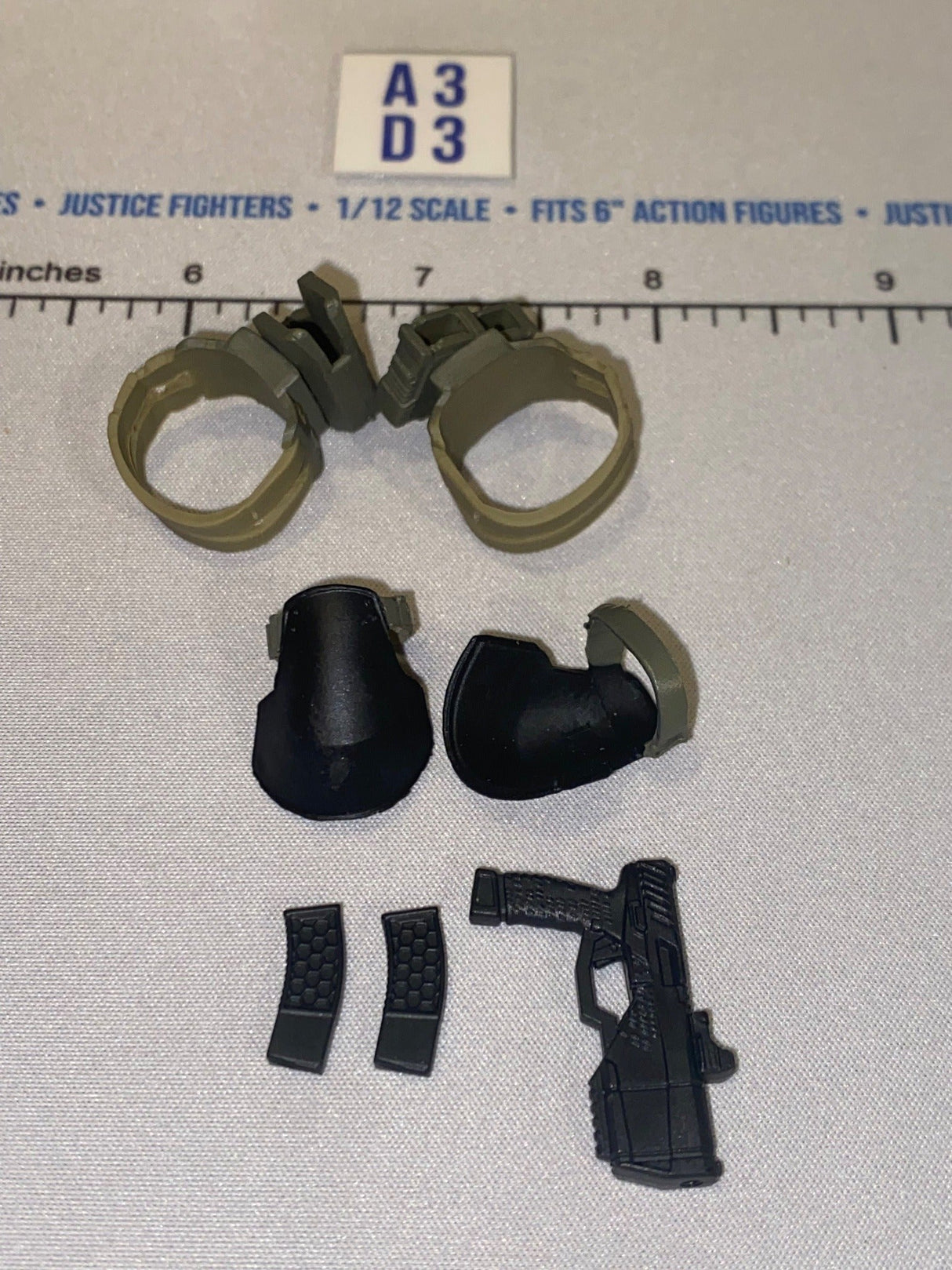 1/12 Scale Valaverse Modern Era Tan and Black Knee Pads and Pistol Thigh Rig Set