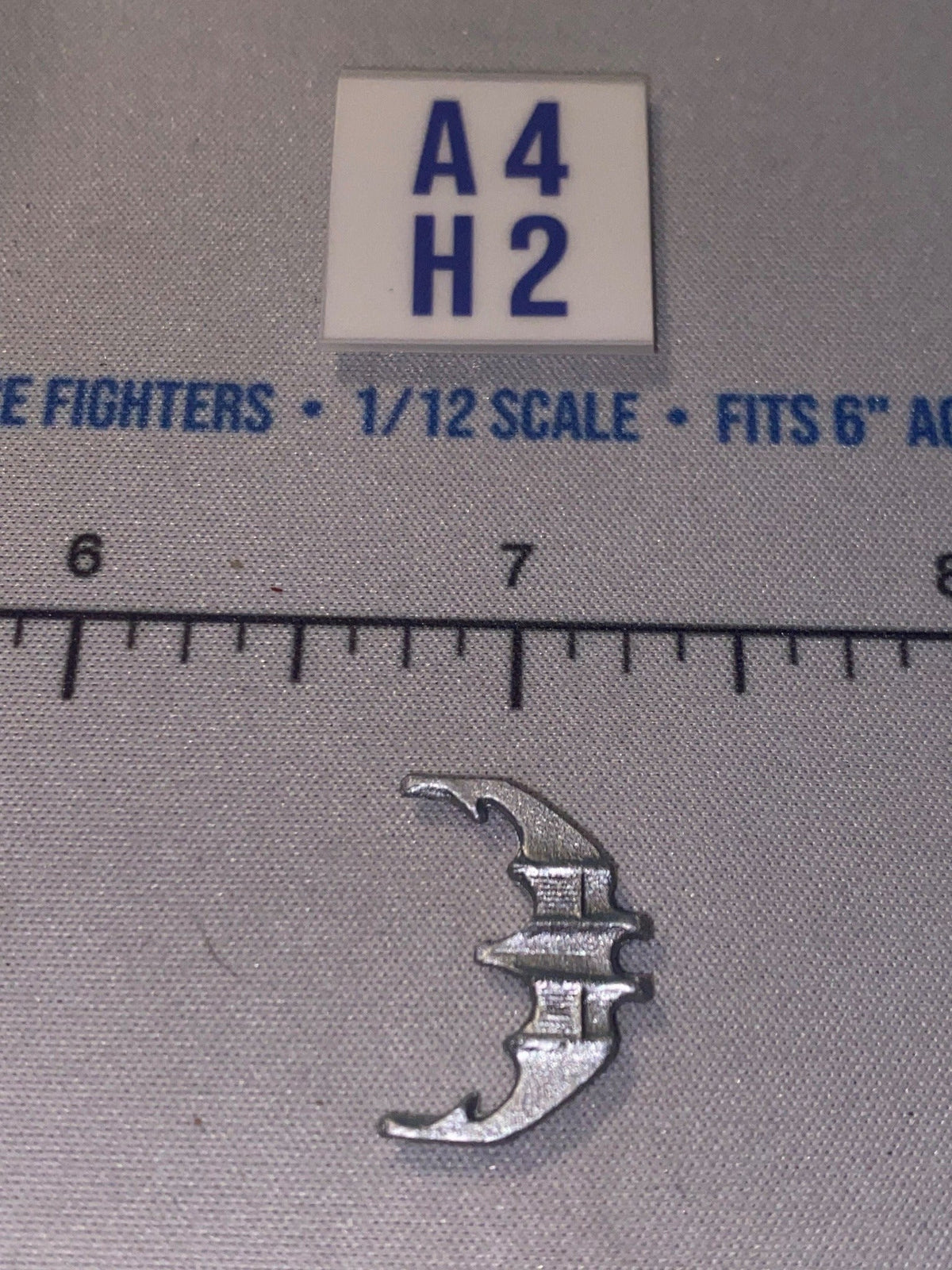 1/12 Scale Batman Batarang - DC Comics - Silver Metallic