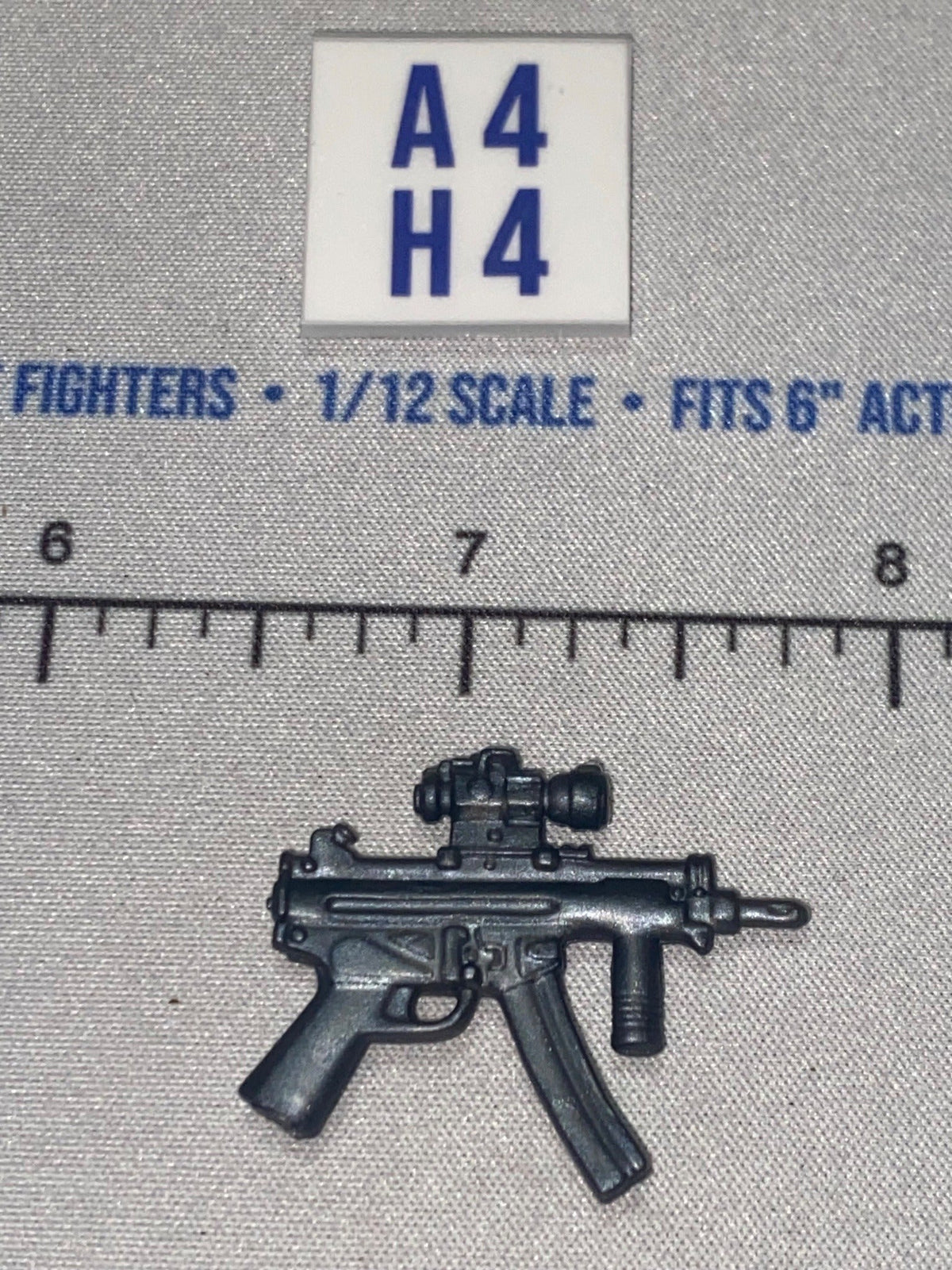 1/12 Scale Modern Era Submachine Gun with Optic