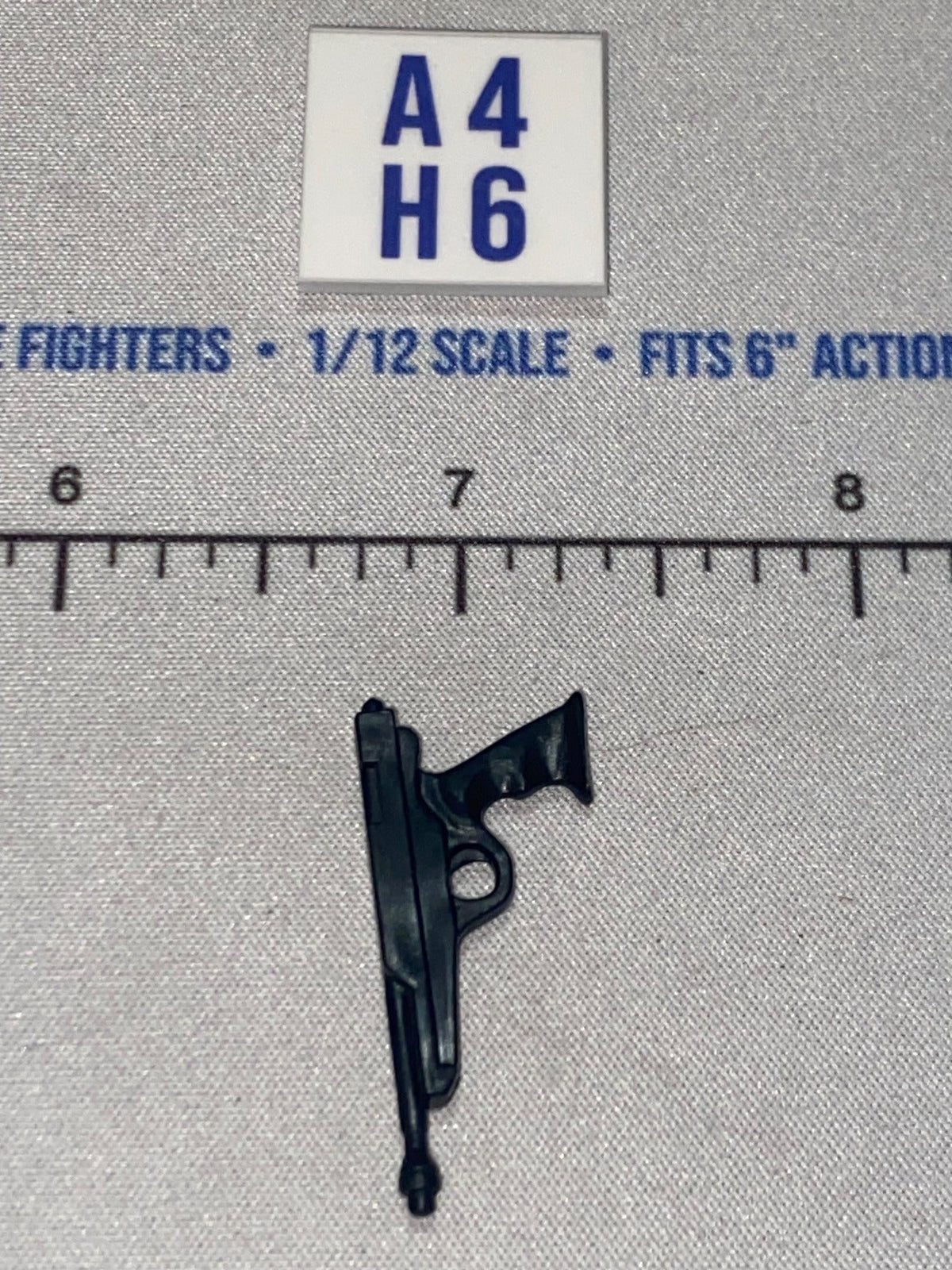1/12 Scale Science Fiction Long Barrel Blaster Pistol - Star Wars Black Series