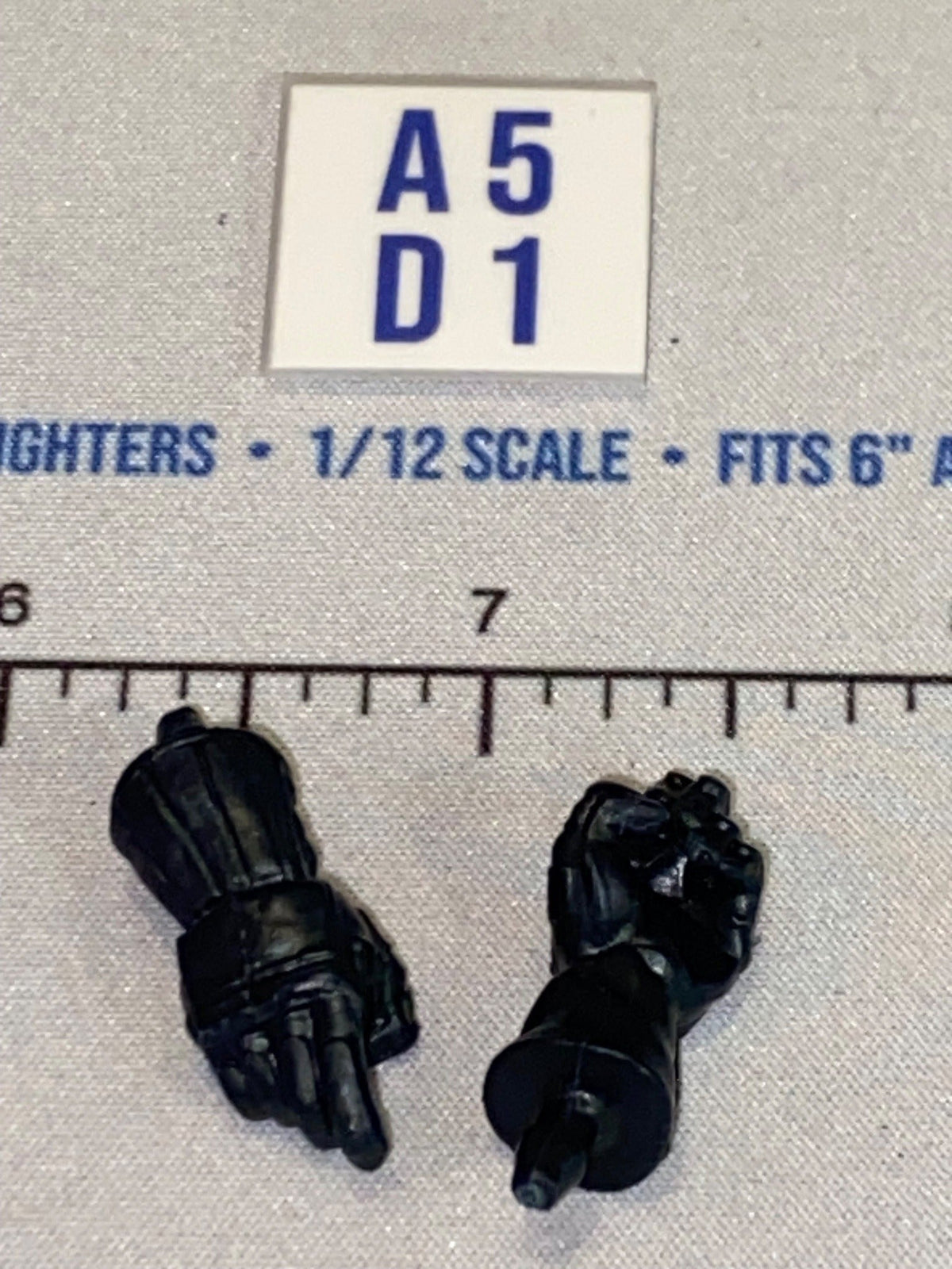 1/12 Scale Modern Era Gloved Hands - Star Wars Black Series