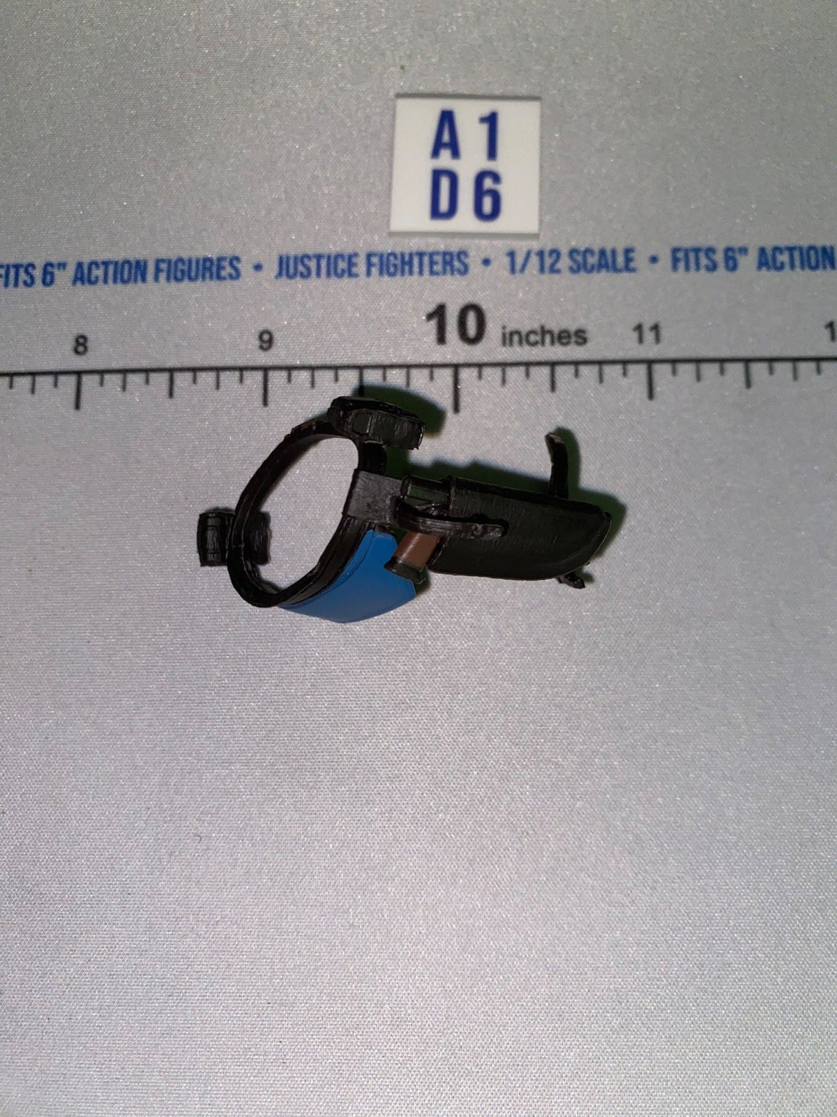 1/12 Scale Blaster Pistol and Holster - Star Wars Black Series