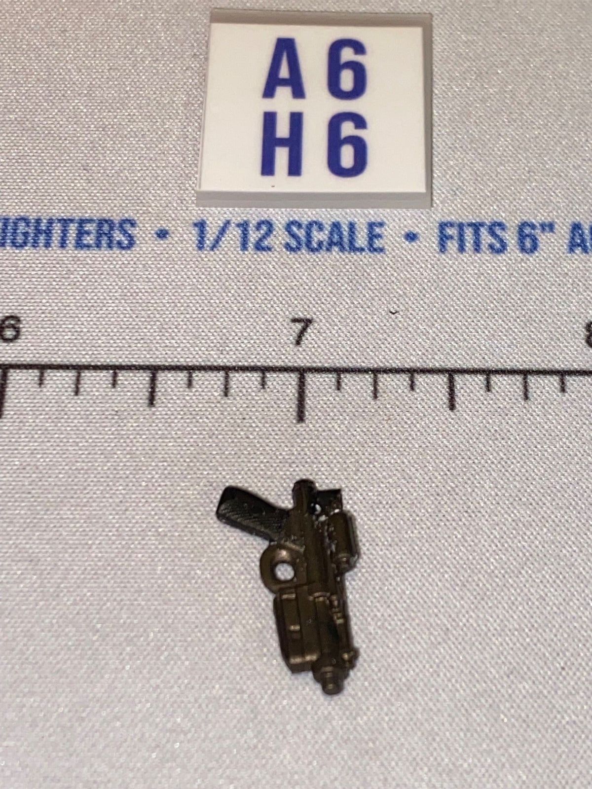 1/12 Scale Sci-Fi Blaster Pistol