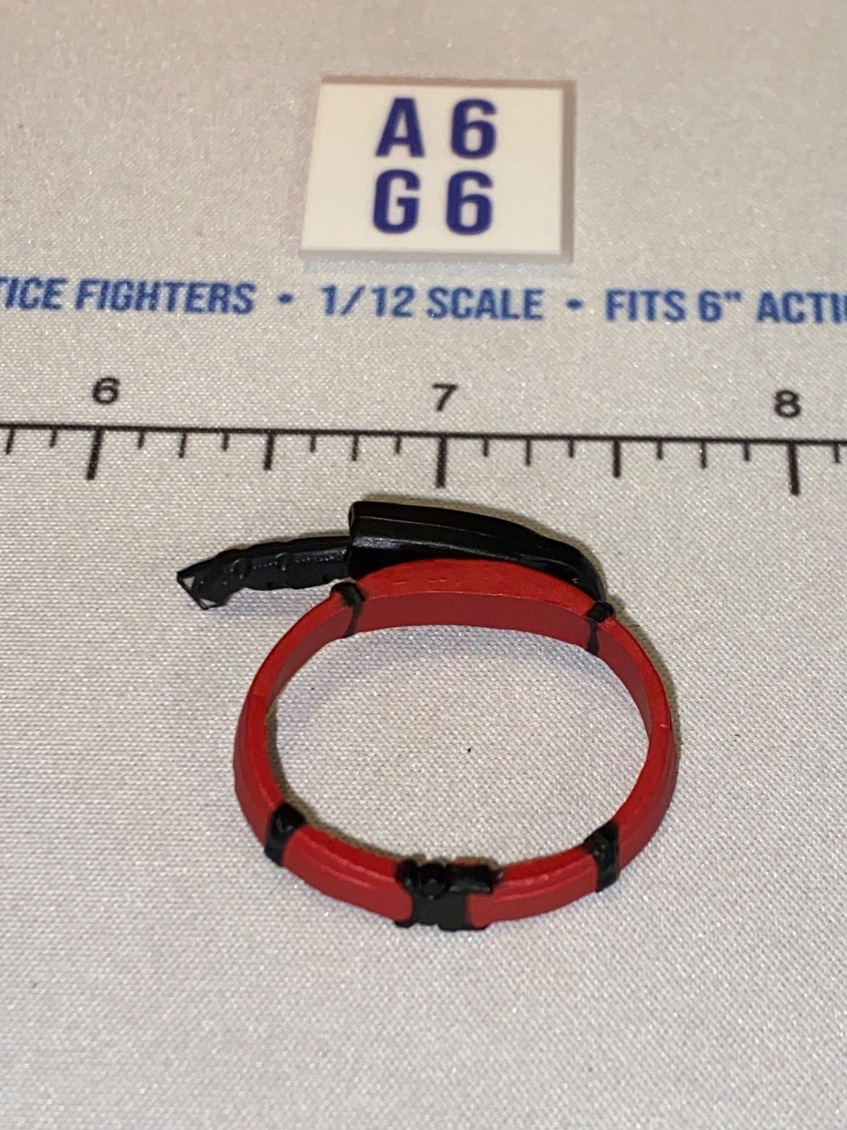 1/12 Scale Modern Era Belt with Knife - Red and Black - Valaverse