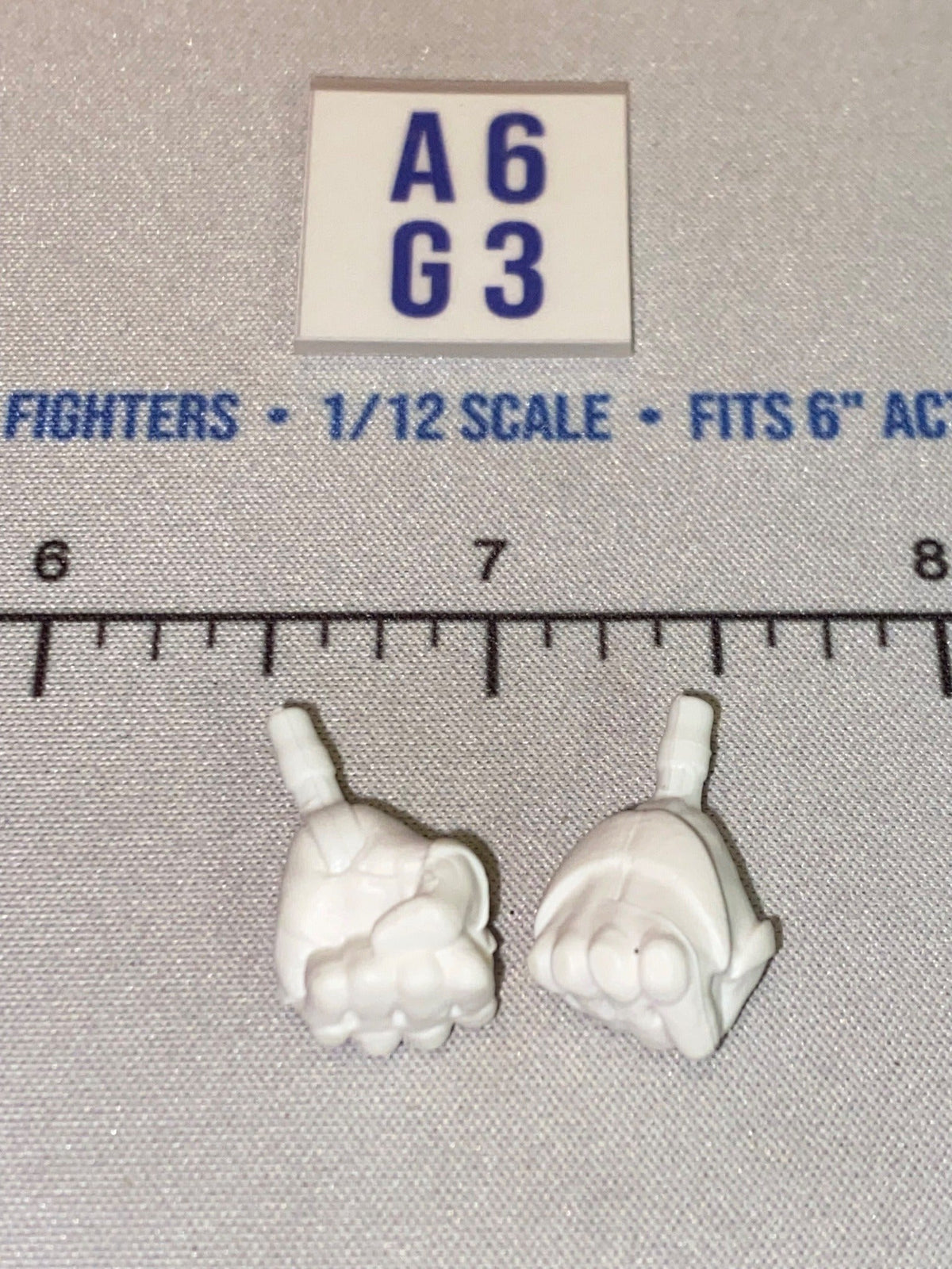 1/12 Scale Modern Era Gloved Fist Hands Set - Marvel Legends