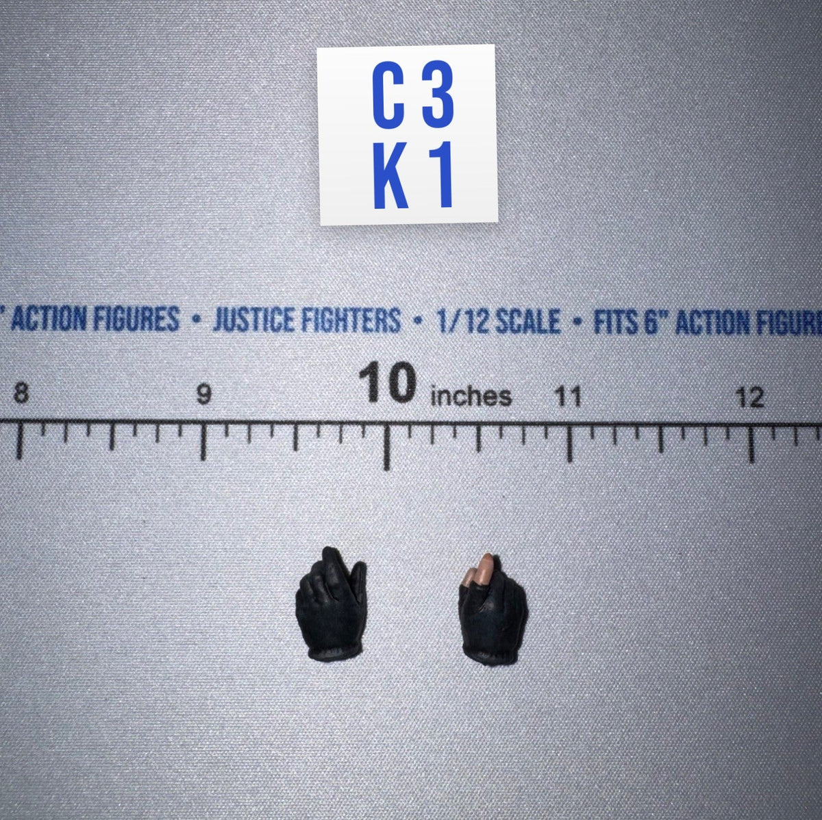 1/12 Scale Gloved Hands Pair - WWII German Major König DiD XD80036
