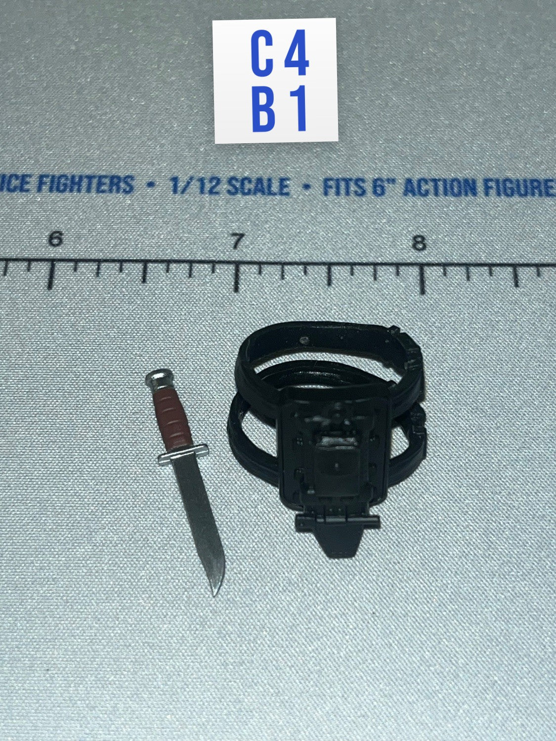 1/12 Scale WWII German Combat Knife with Thigh Rig Holster - Valaverse Blackbeard - The Black
