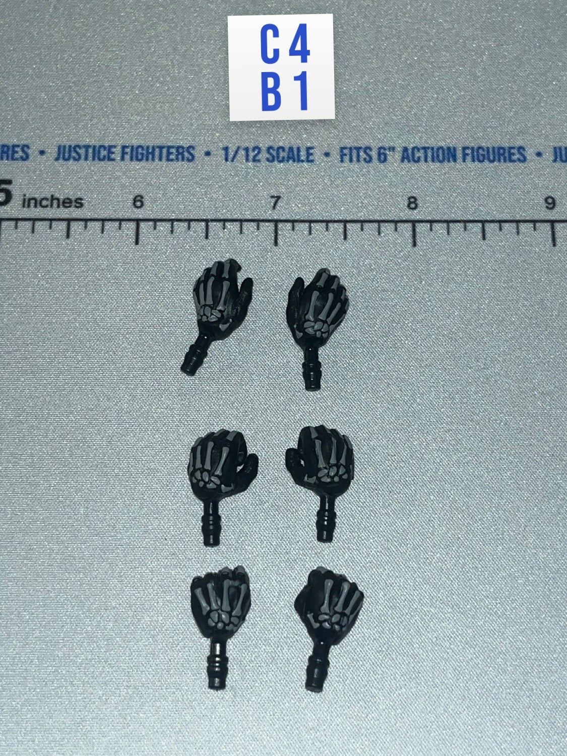 1/12 Scale Modern Era Skeleton Hands Set - Valaverse Blackbeard - The Black
