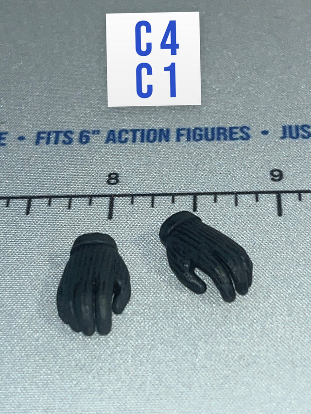 1/12 Scale WWII German Gloved Hands Pair - WWII German U-Boat Commander Lehmann DiD XD80026