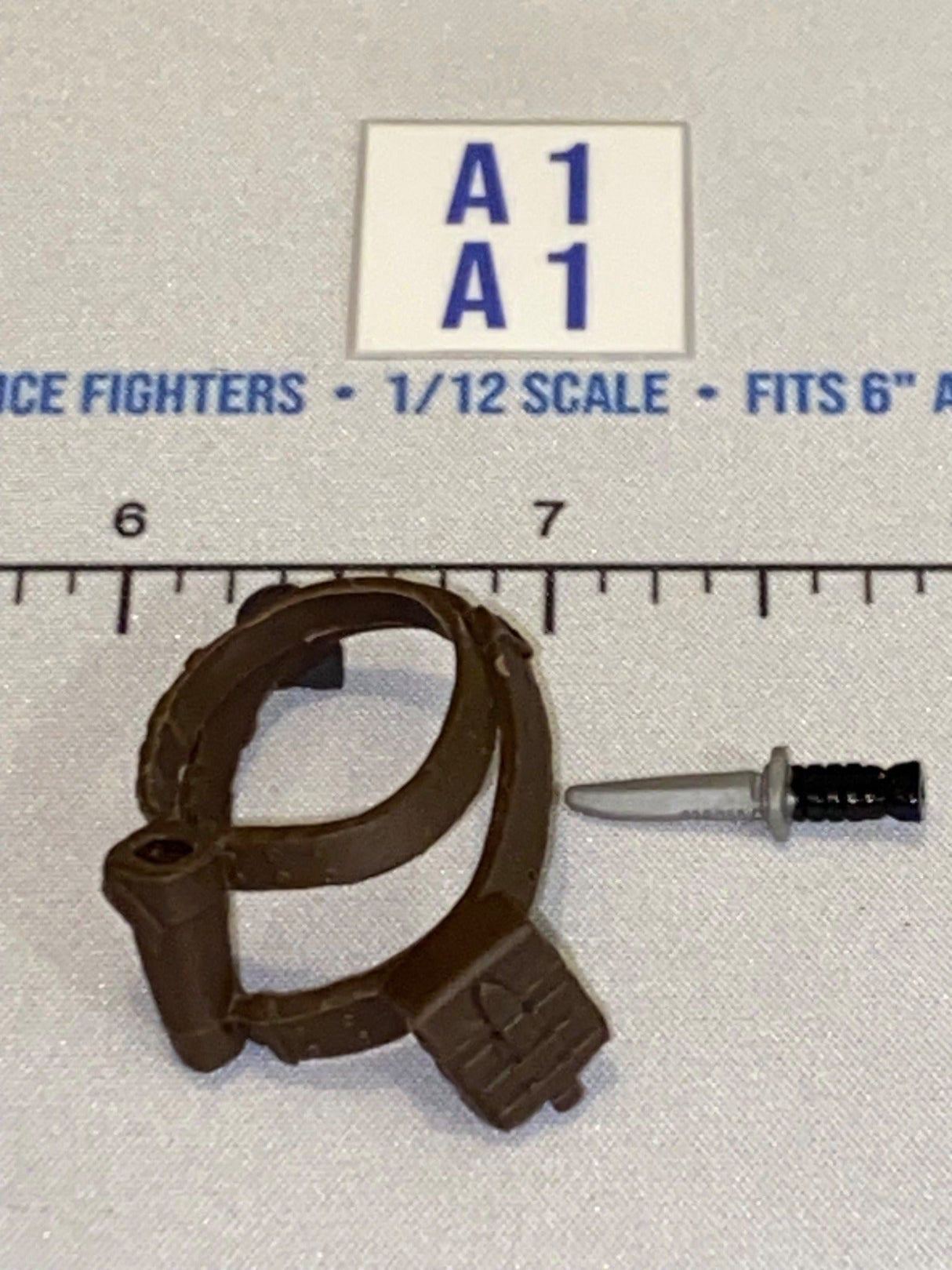 1/12 Scale Modern Era Belt with Knife and Sheath - GI Joe Classified