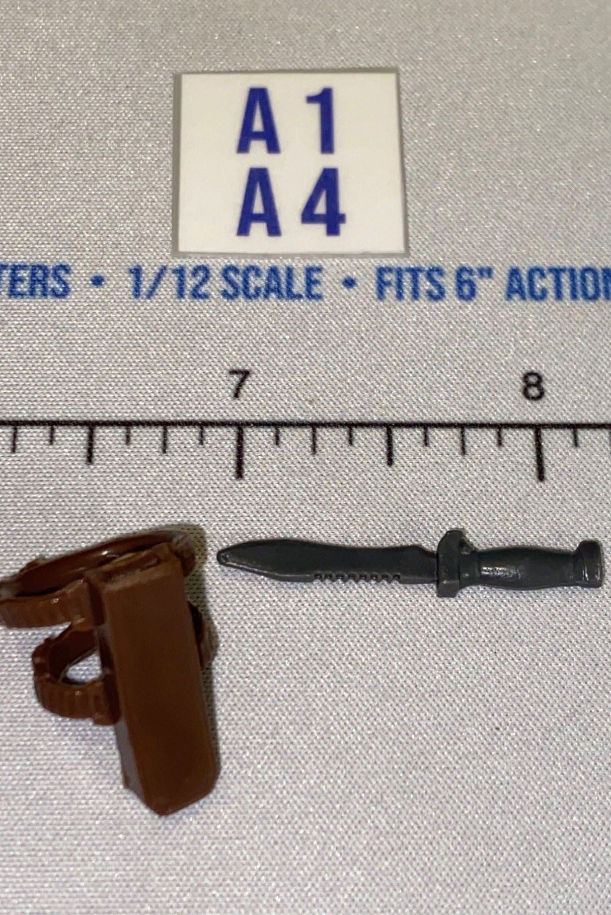 1/12 Scale Modern Knife and Scabbard