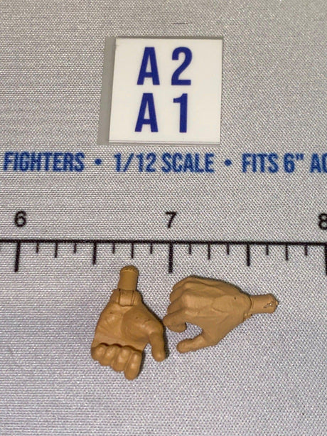 1/12 Scale Modern Era Caucasian Gripping Hands