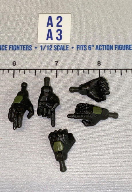 1/12 Scale Science Fiction Gloved Hands Set - Jazwares World of Halo