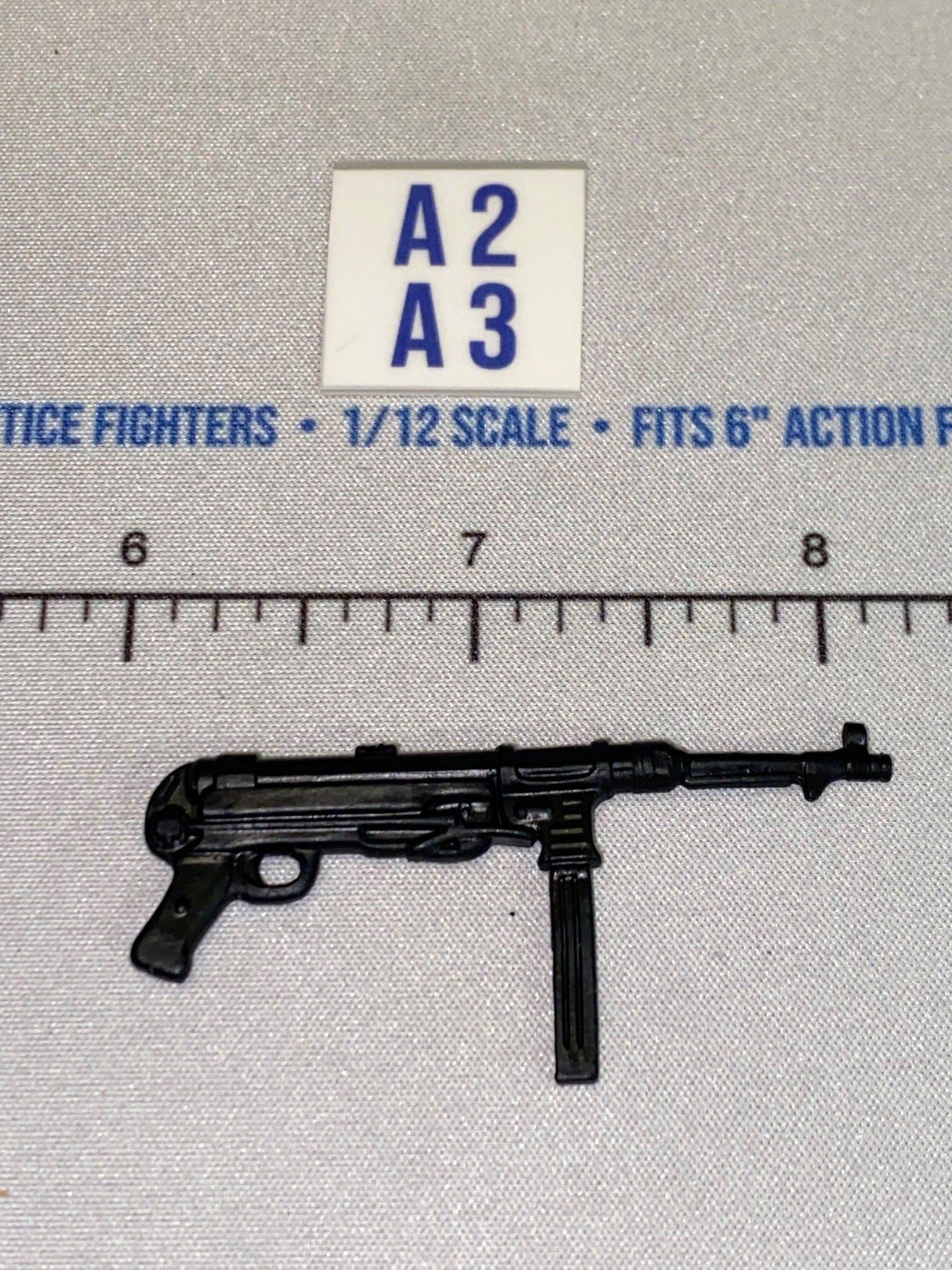1/12 Scale WWII German MP-40 Submachine Gun
