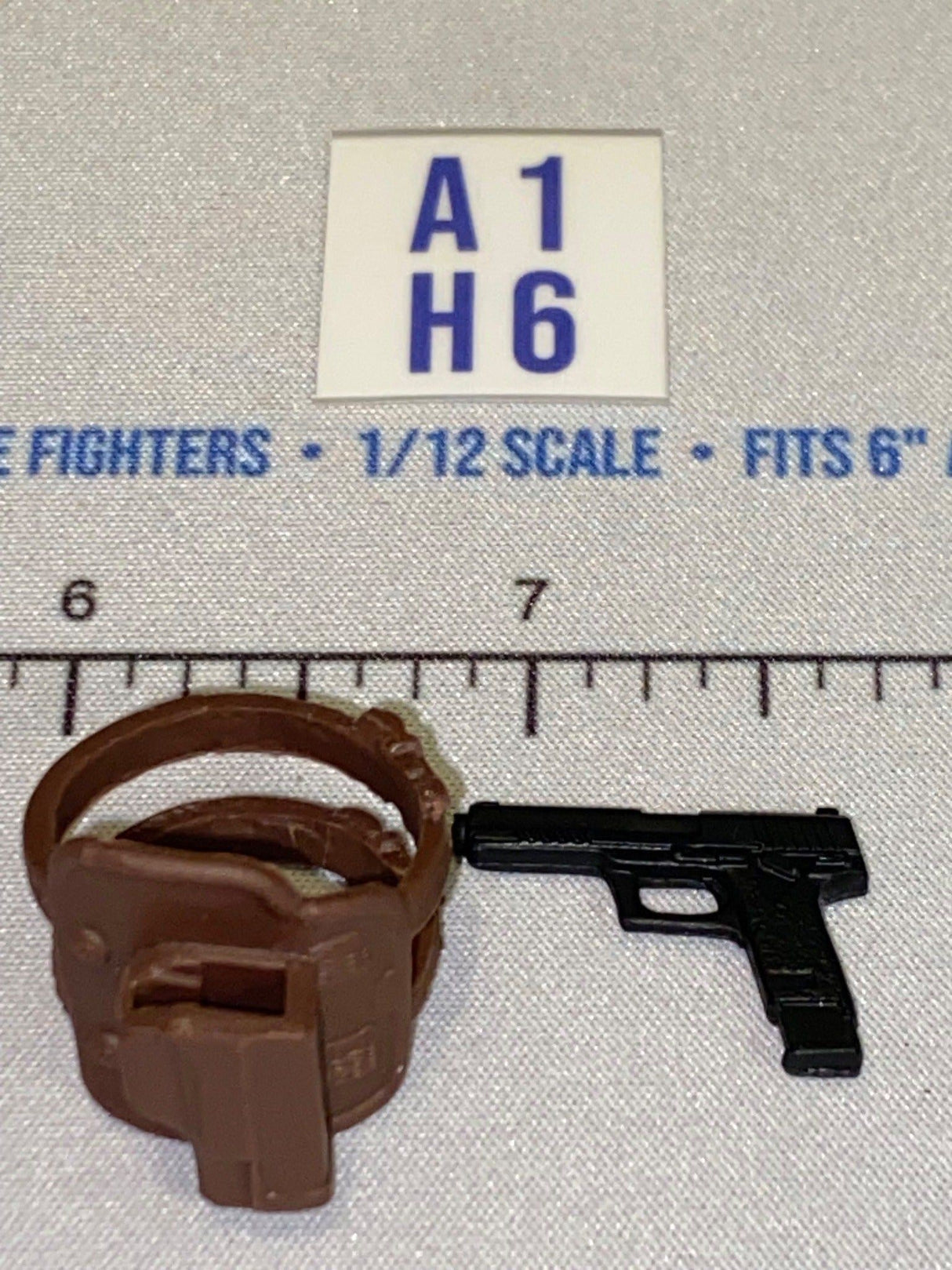 1/12 Scale Modern Era Pistol and Belt Holster Set - GI Joe Classified