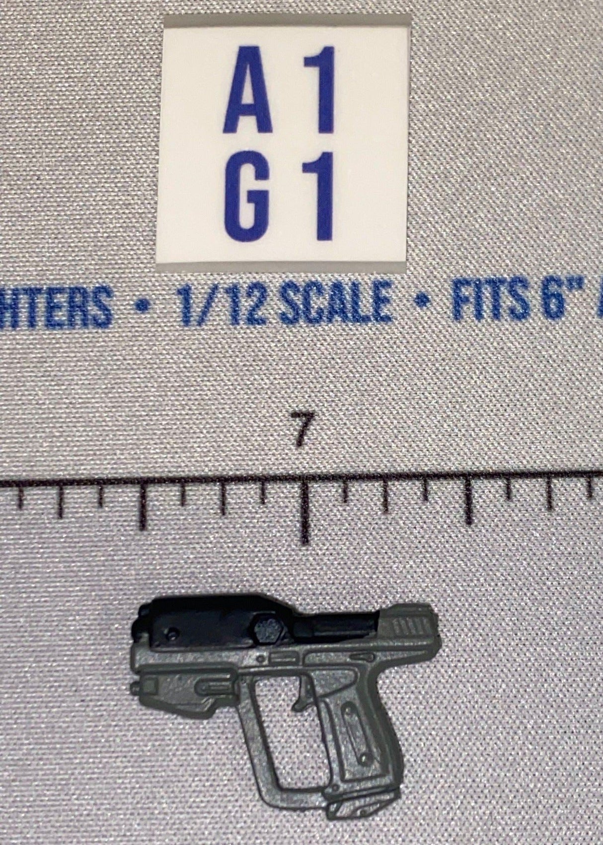 1/12 Scale Science Fiction Blaster Pistol - Jazwares World of Halo