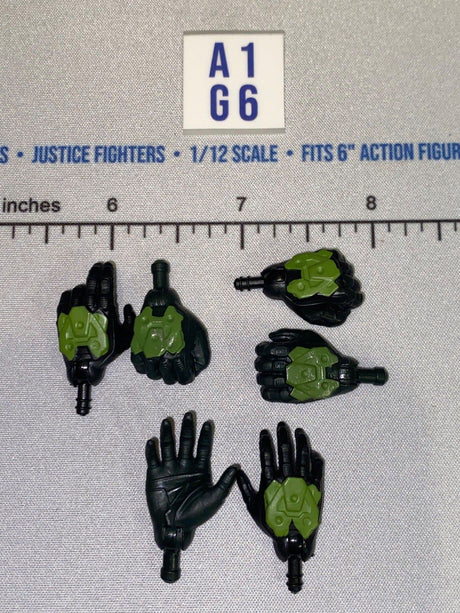 1/12 Scale Science Fiction Armored Hands Set - Jazwares World of Halo