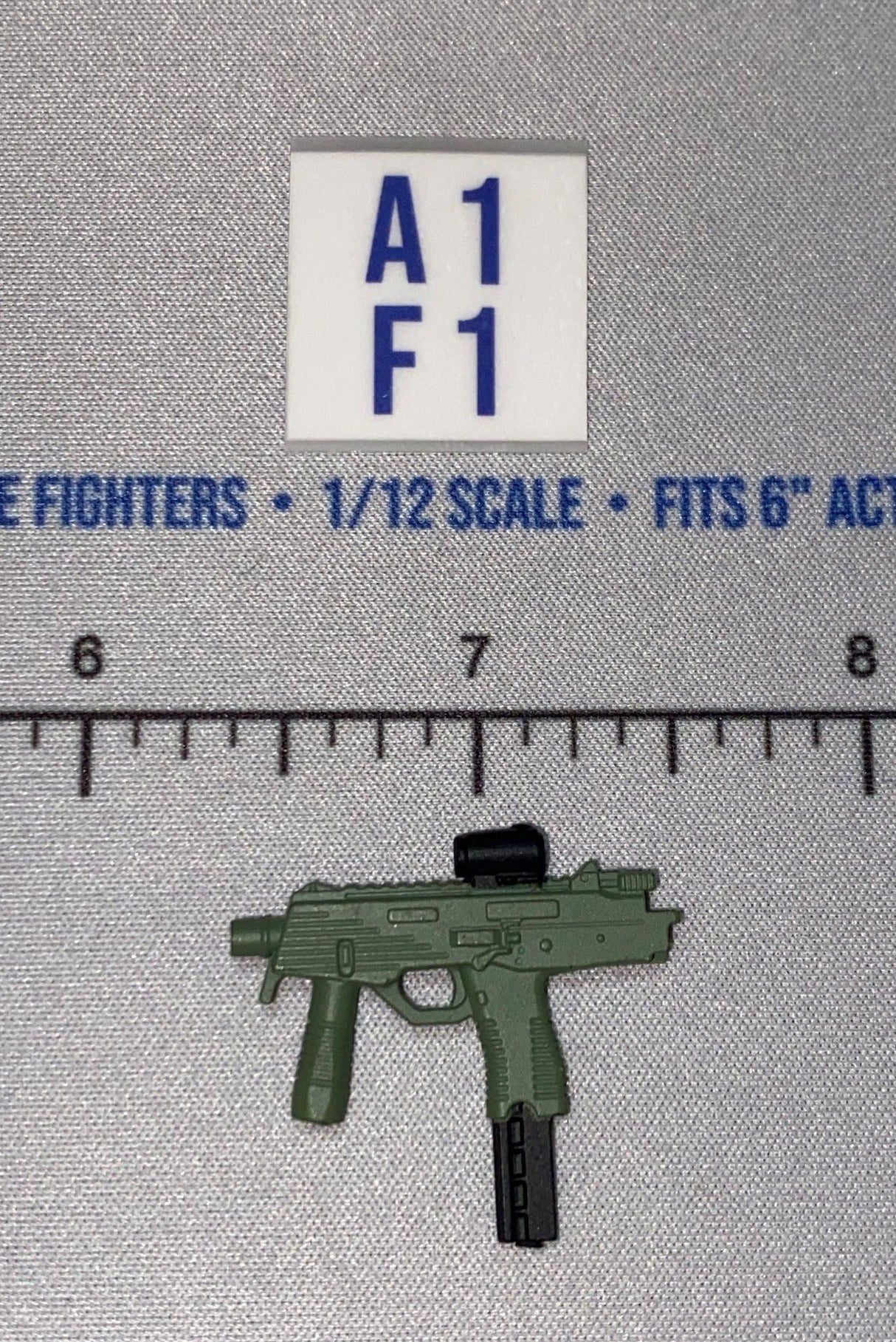 1/12 Scale Modern Era Submachine Gun with Red Dot Sight - Valaverse