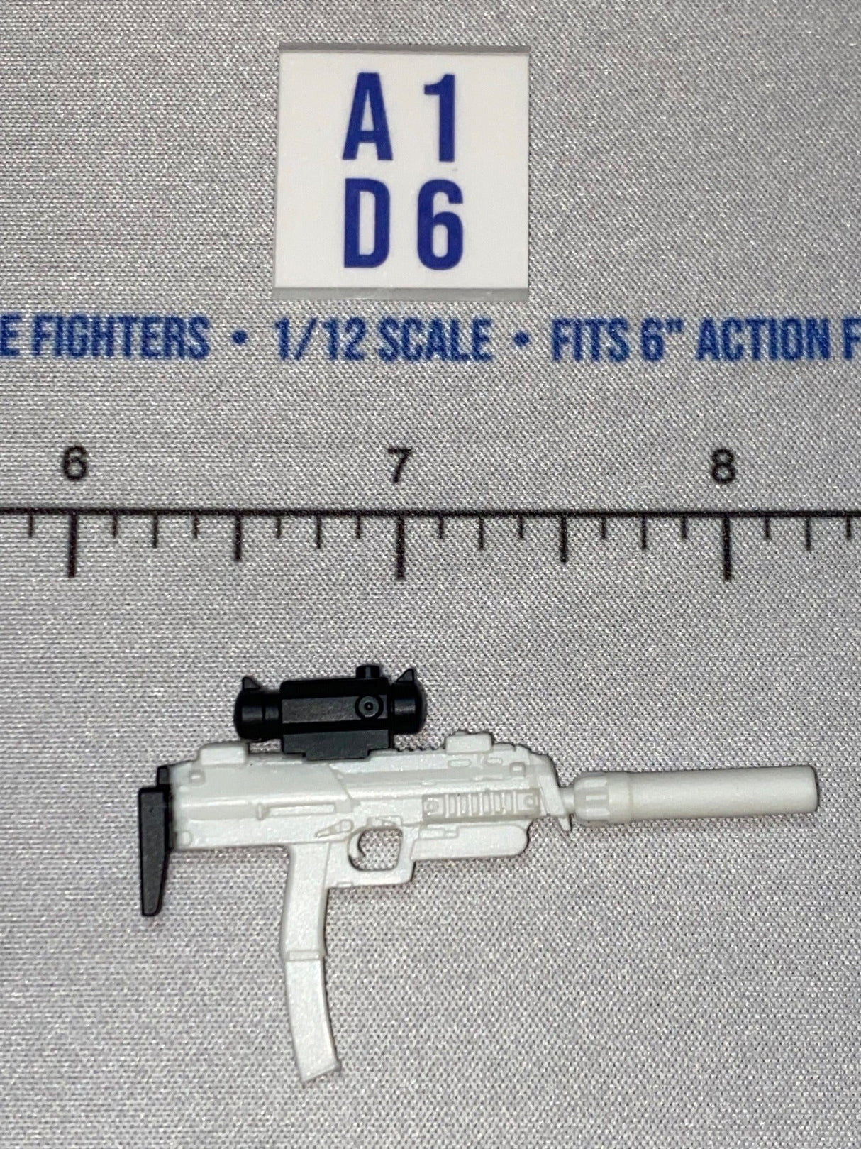 1/12 Scale Modern Era MP-7 Submachine Gun - Valaverse