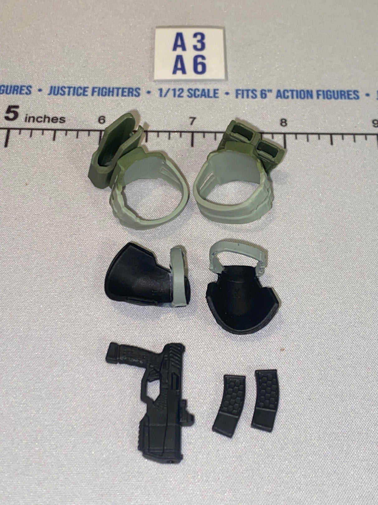 1/12 Scale Modern Era Pistol, Thigh Holster and Knee Pads Set - Valaverse