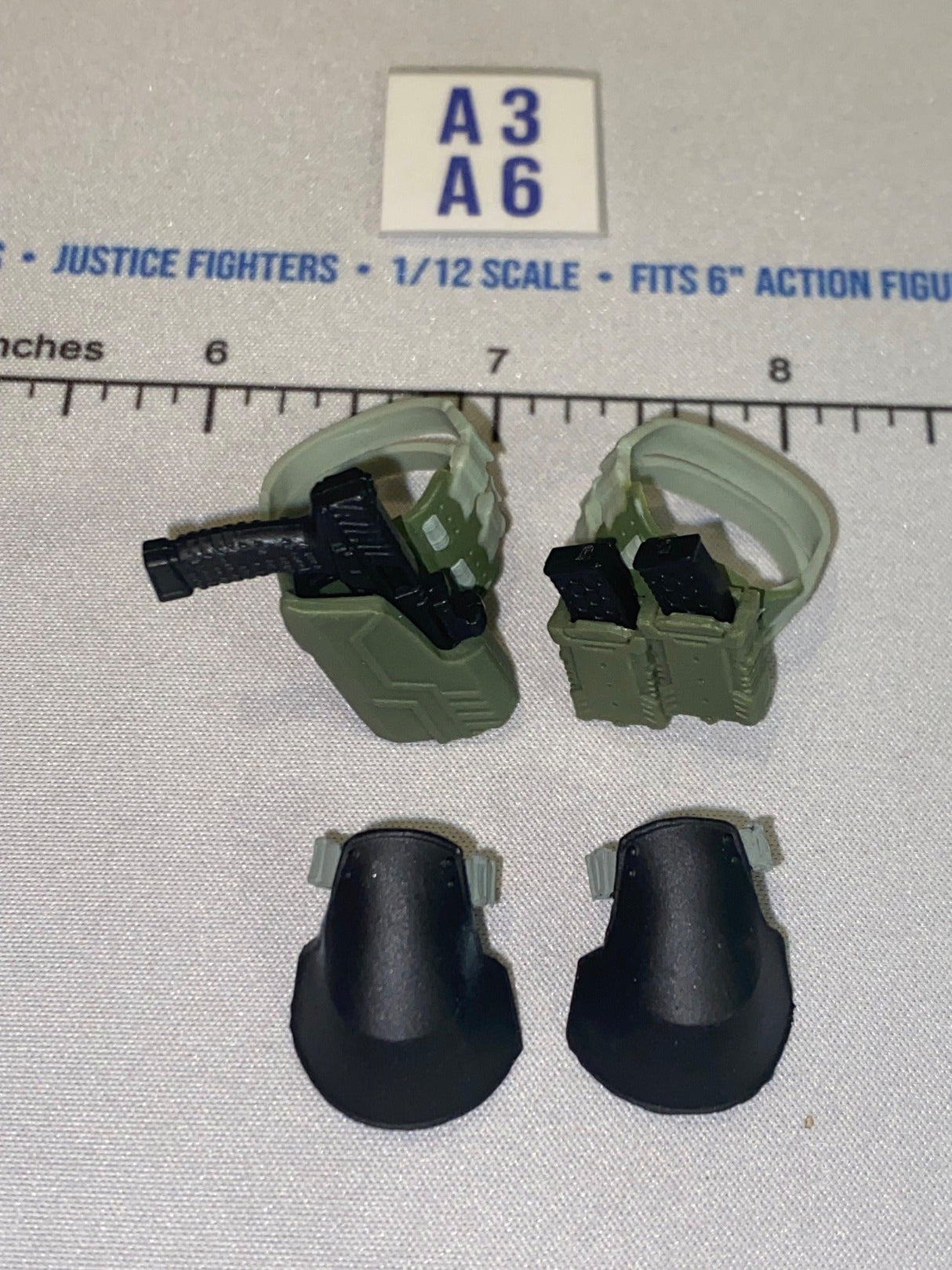 1/12 Scale Modern Era Pistol, Thigh Holster and Knee Pads Set - Valaverse