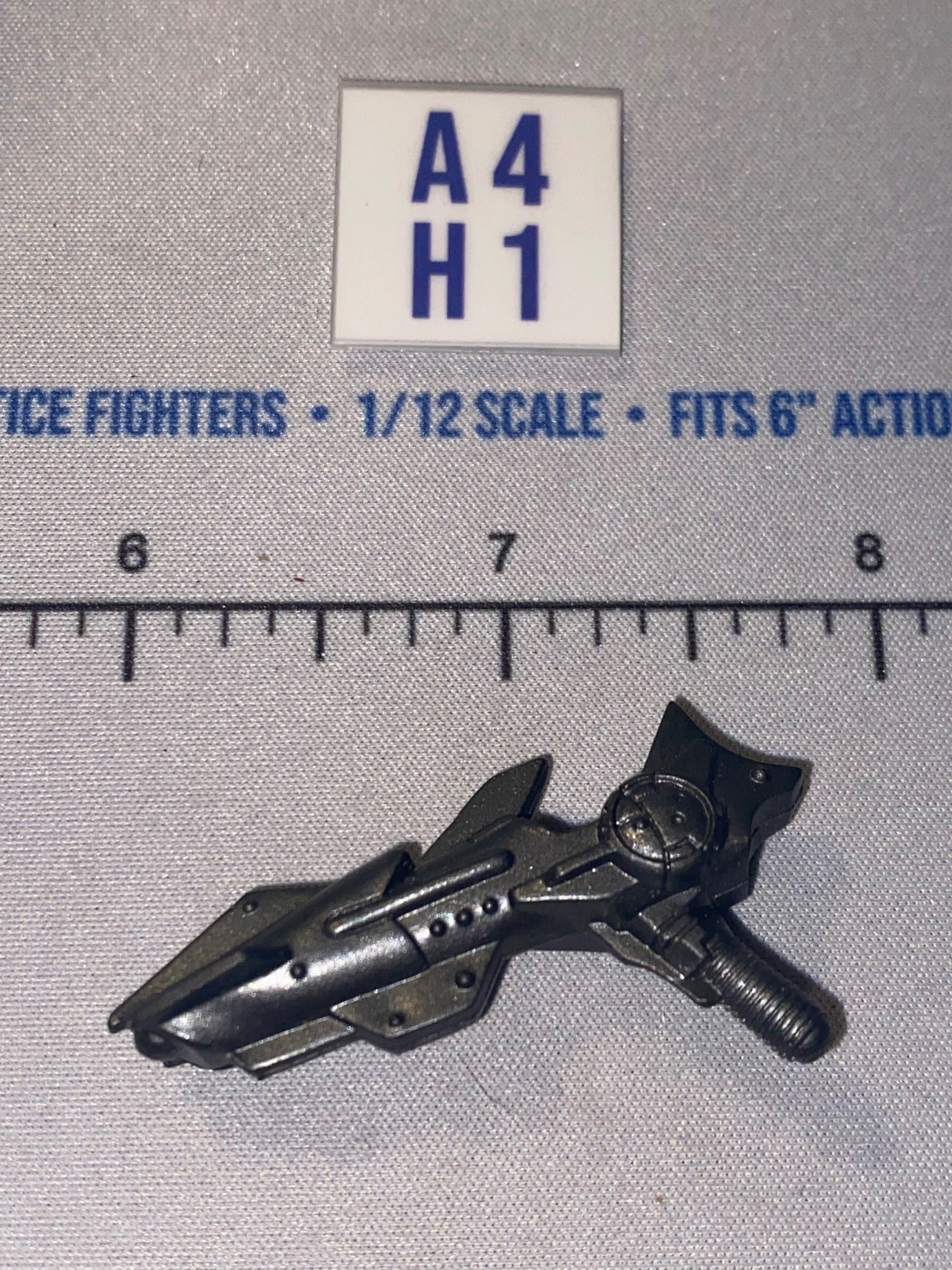 1/12 Scale Sci-Fi Futuristic Ray Gun / Space Pistol