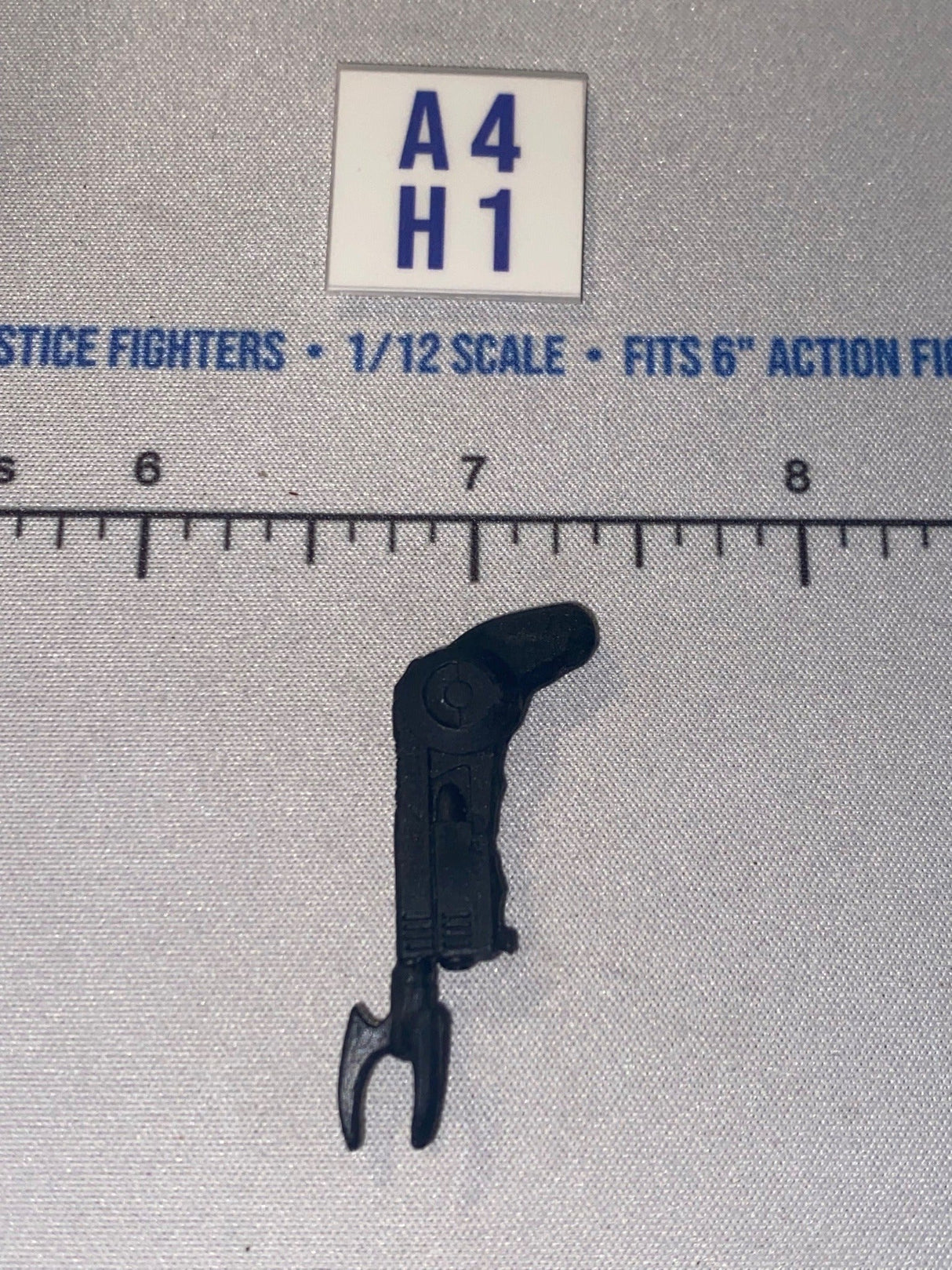 1/12 Scale Batman Grappling Pistol with Claw Hook - DC Comics