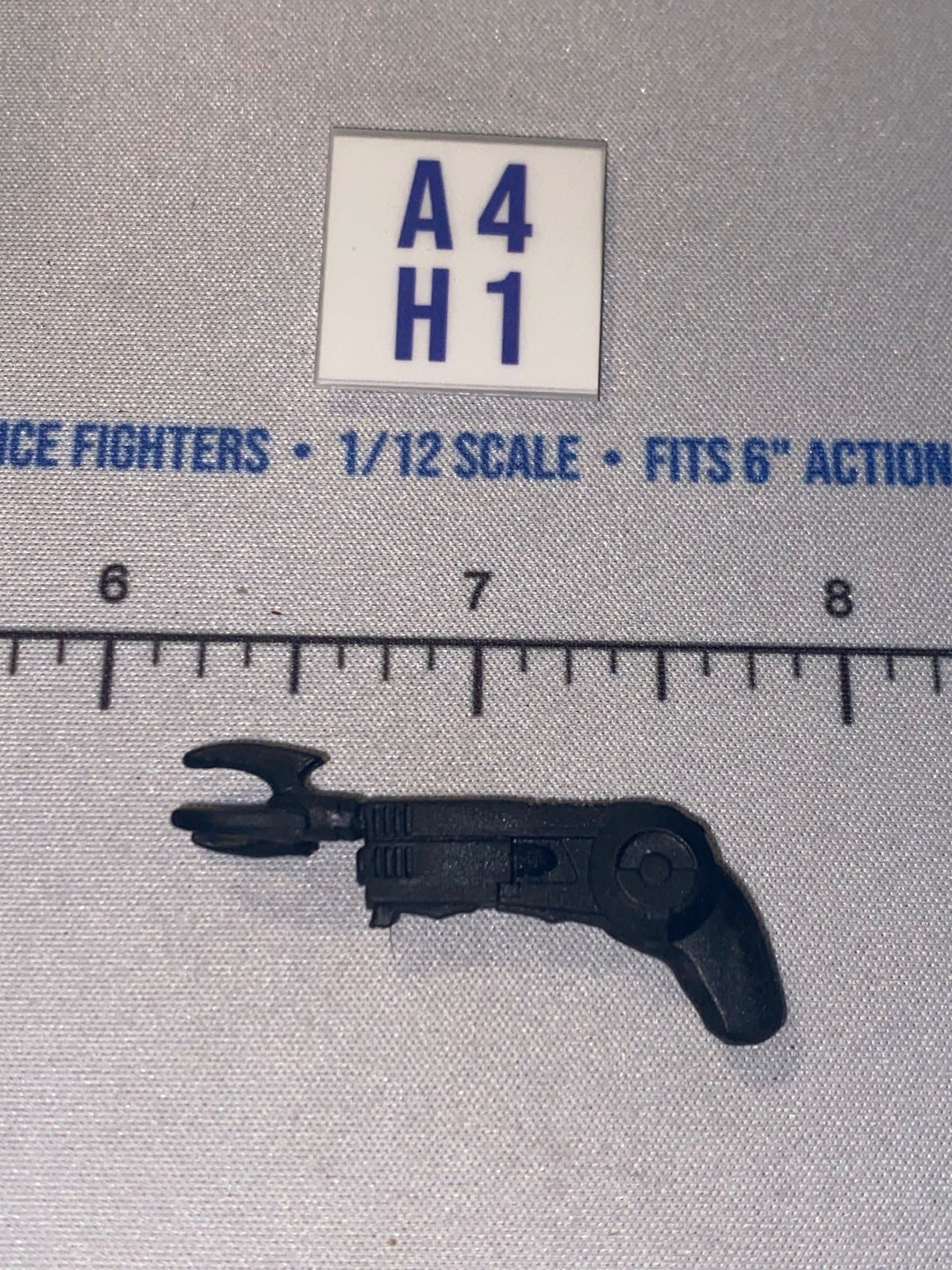 1/12 Scale Batman Grappling Pistol with Claw Hook - DC Comics