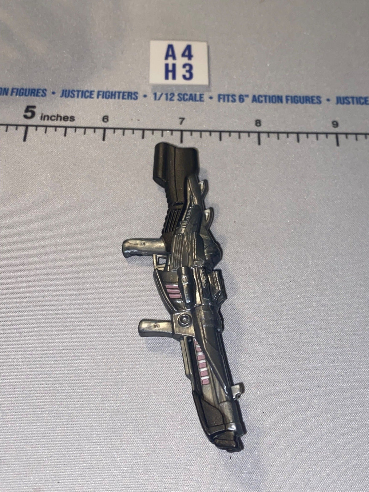 1/12 Scale Science Fiction Futuristic Rifle - McFarlane - Silver/Dark