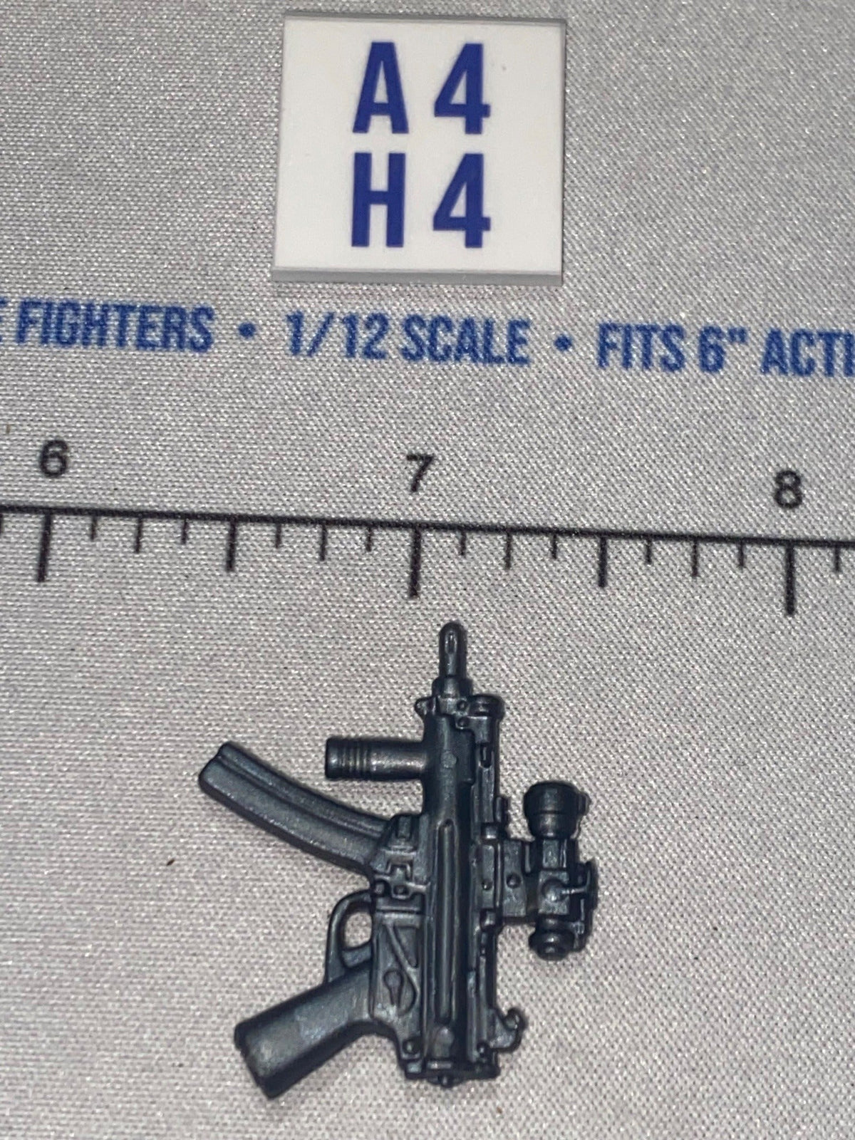 1/12 Scale Modern Era Submachine Gun with Optic