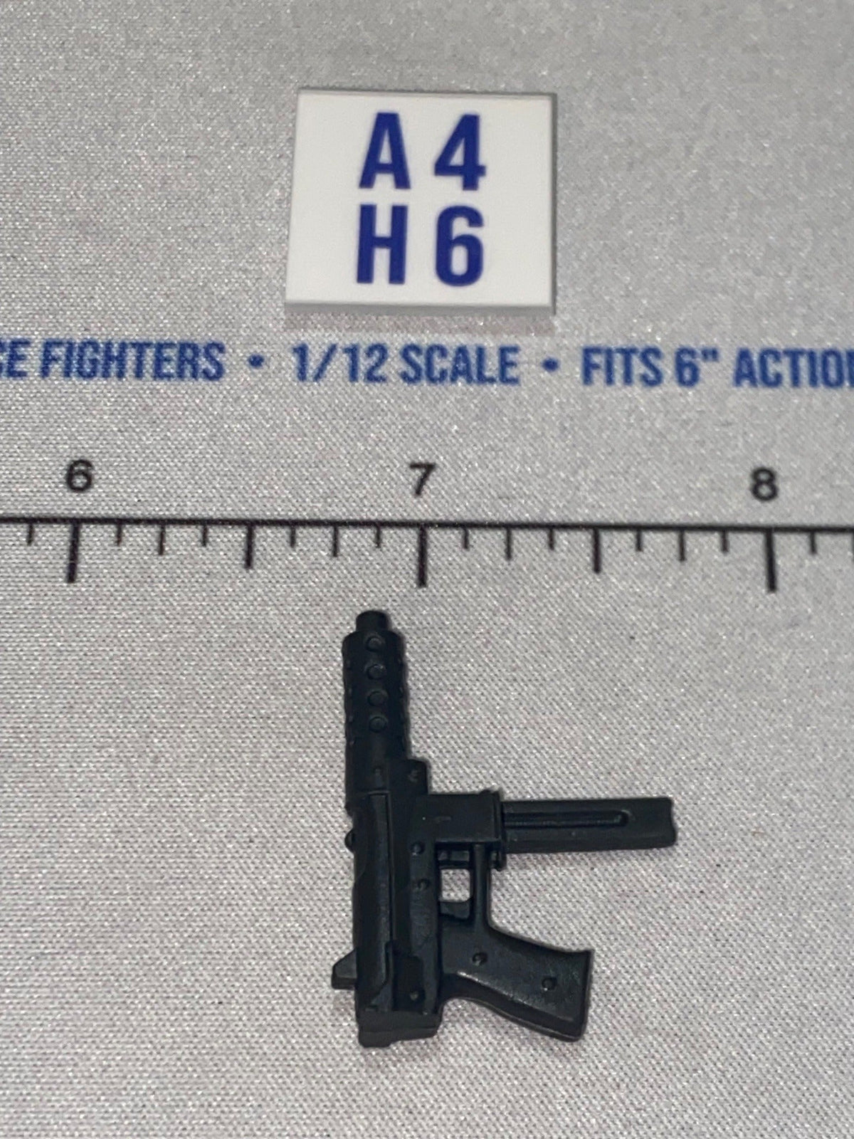 1/12 Scale Modern Era Uzi Submachine Gun with Suppressor