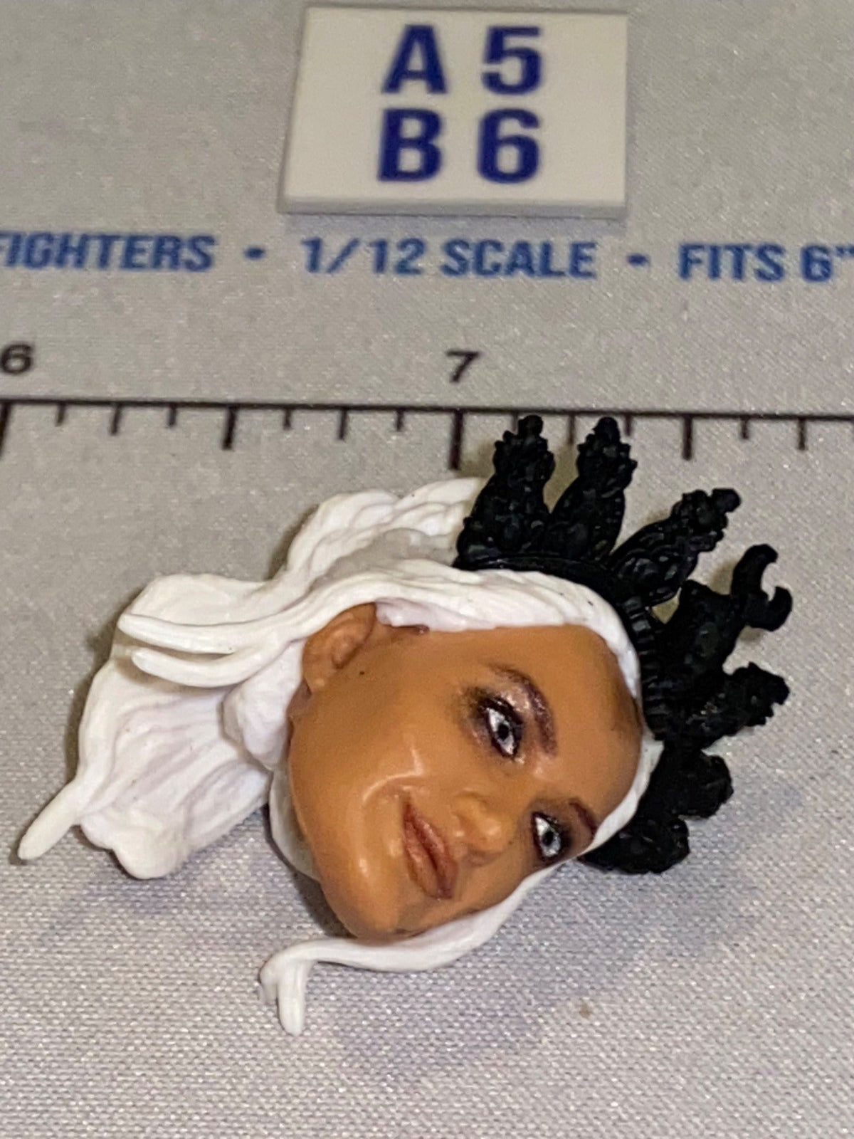 1/12 Scale Storm Female Head Sculpt with White and Black Hair - Marvel Legends