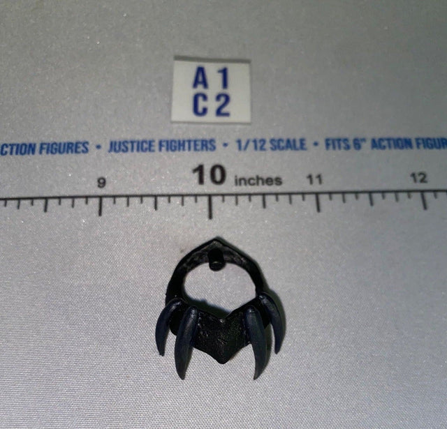 1/12 Scale Four Horsemen - Mythic Legions Fantasy Dark Fang Claw Necklace Collar