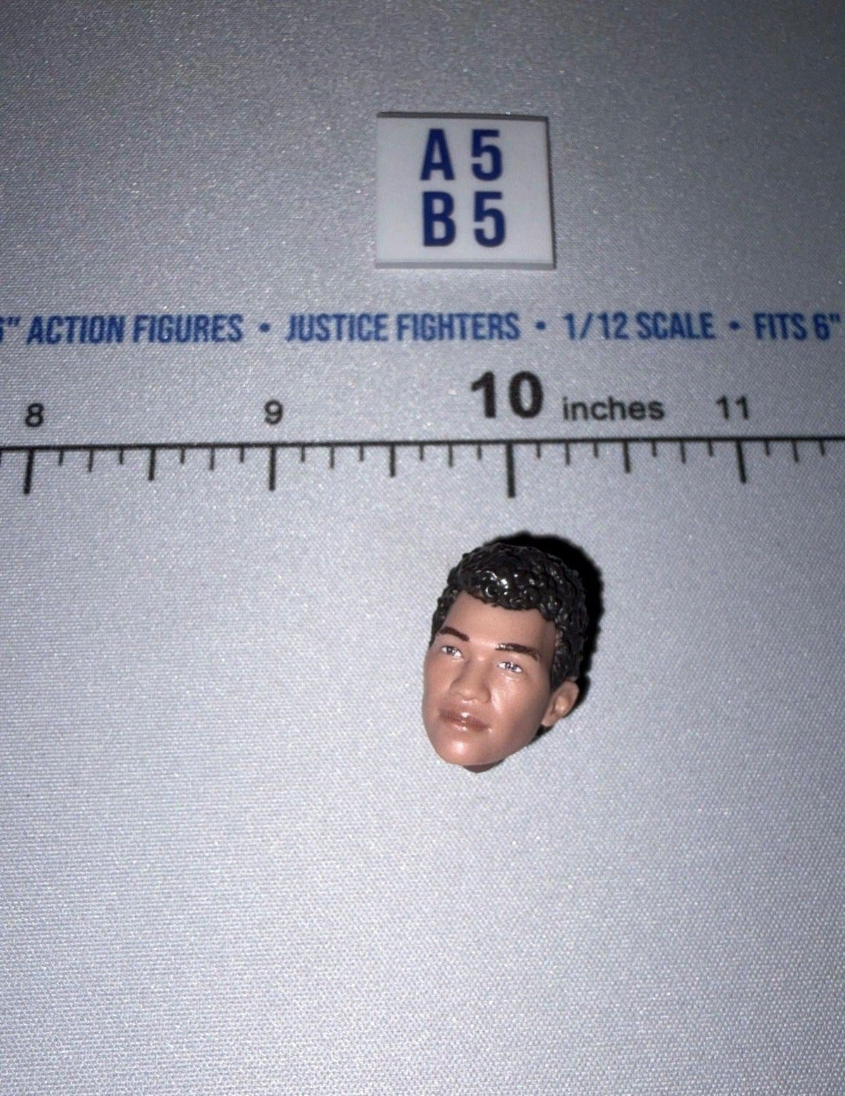 1/12 Scale Male Head Sculpt with Short Dark Wavy Hair - Parted Left