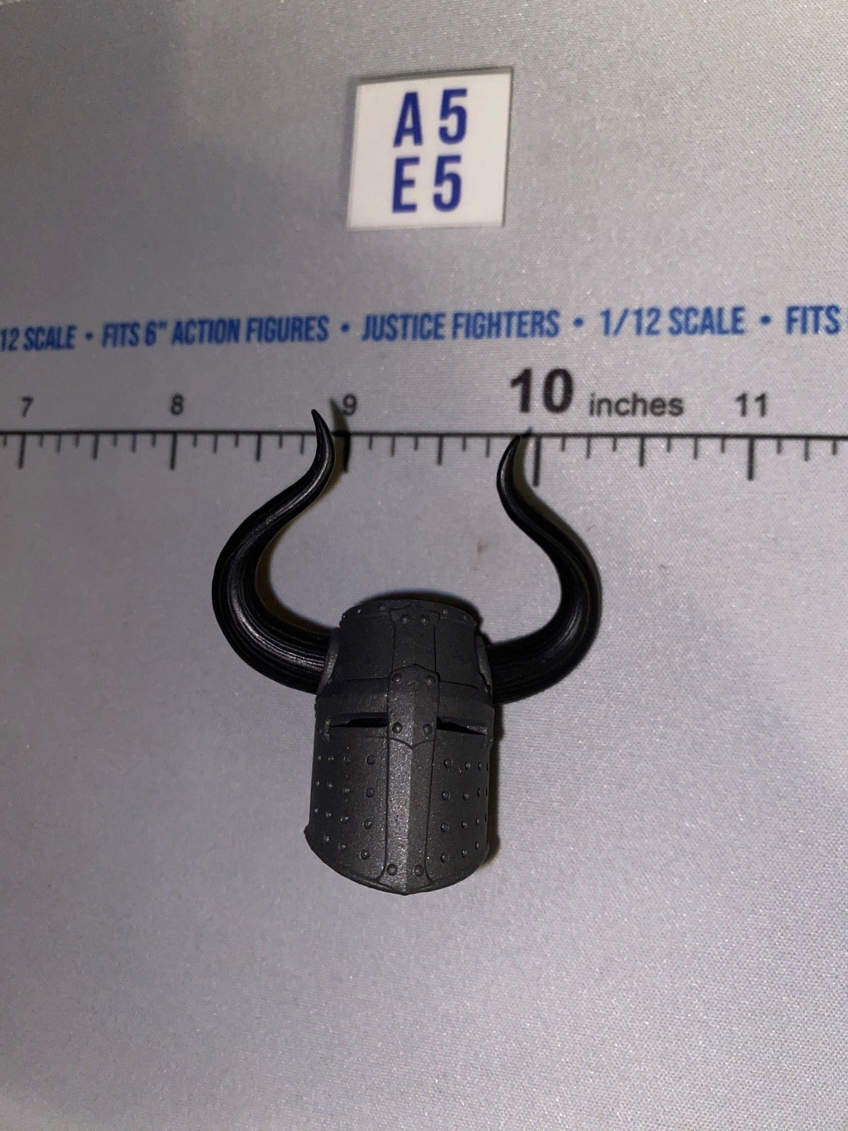 1/12 Scale Medieval Knight Closed Visor Helmet with Horns - Four Horsemen - Mythic Legions