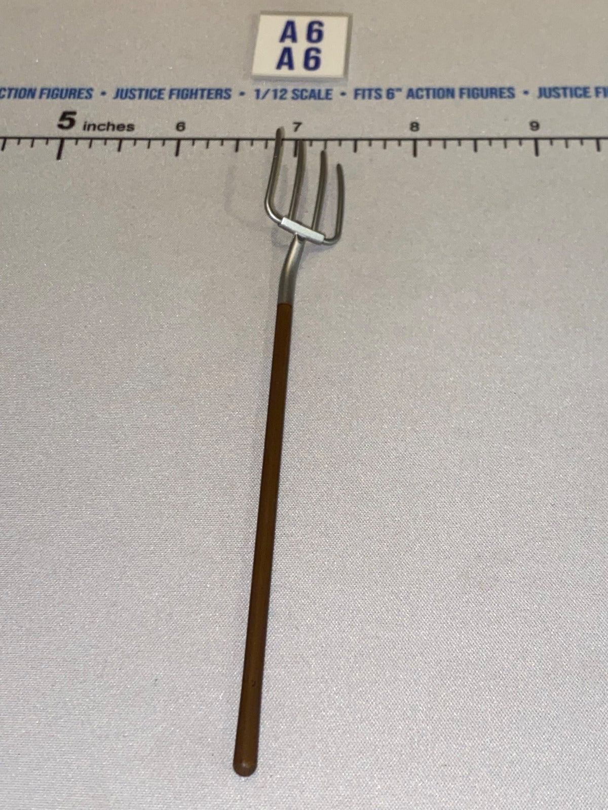 1/12 Scale Fantasy Western Pitchfork Weapon