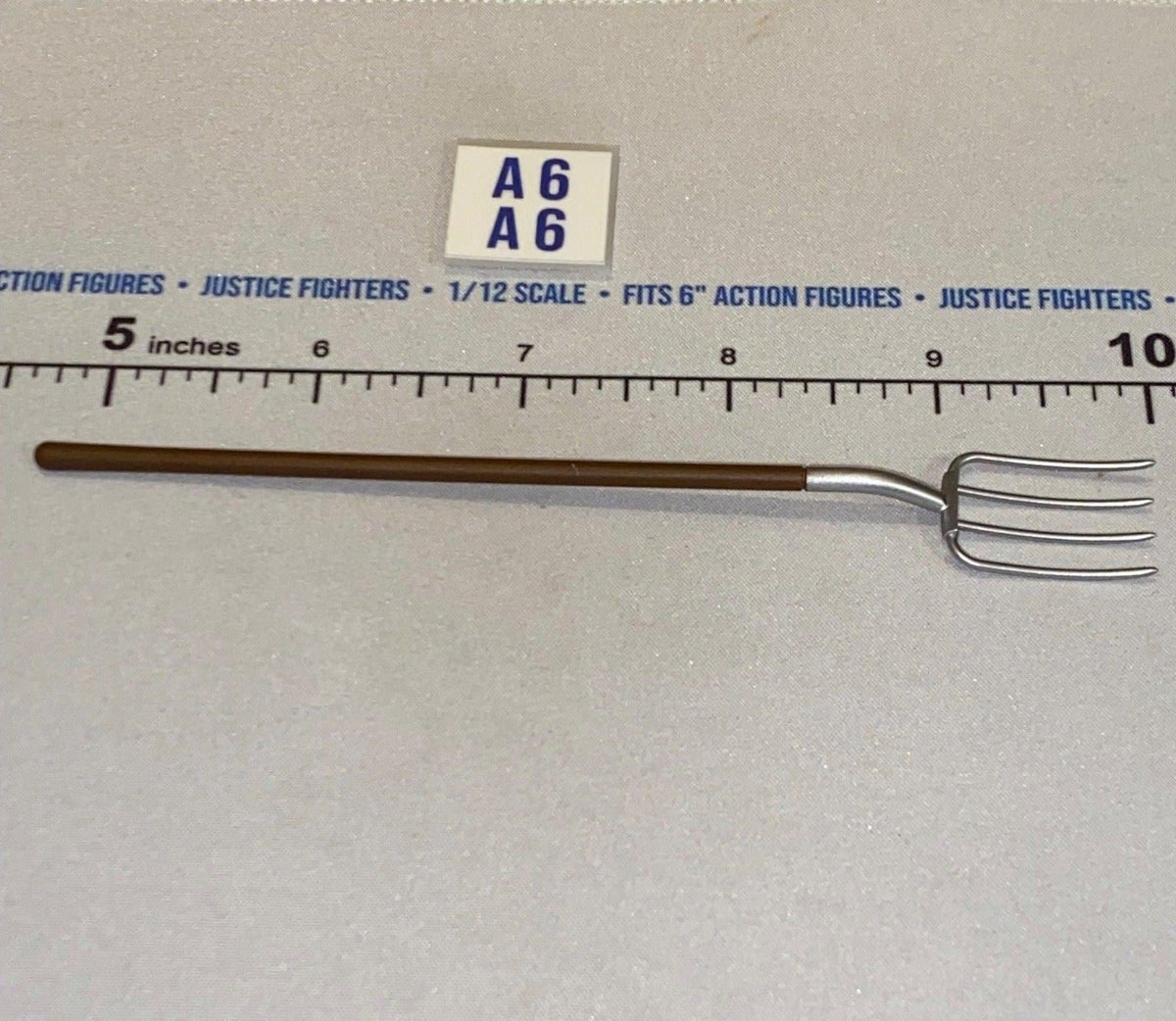 1/12 Scale Fantasy Western Pitchfork Weapon
