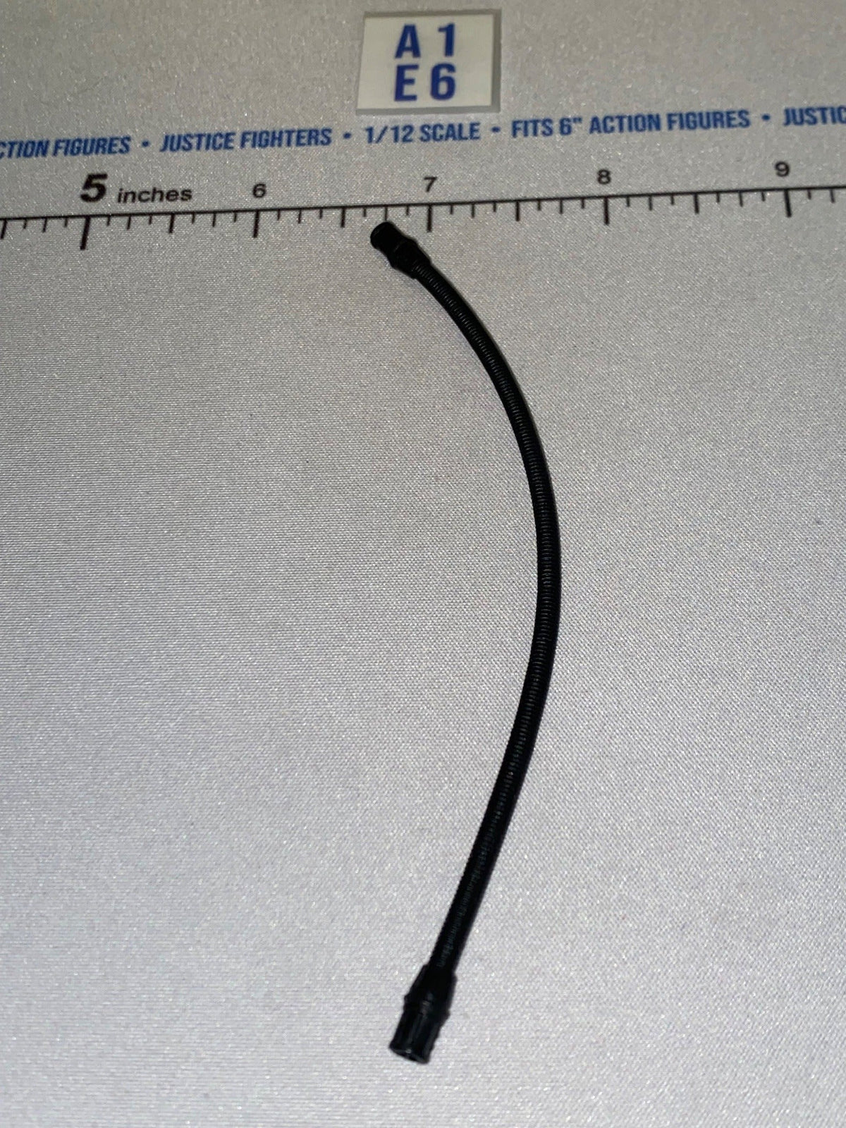 1/12 Scale Star Wars Black Series Science Fiction Hosing Tube with End Connectors - Black