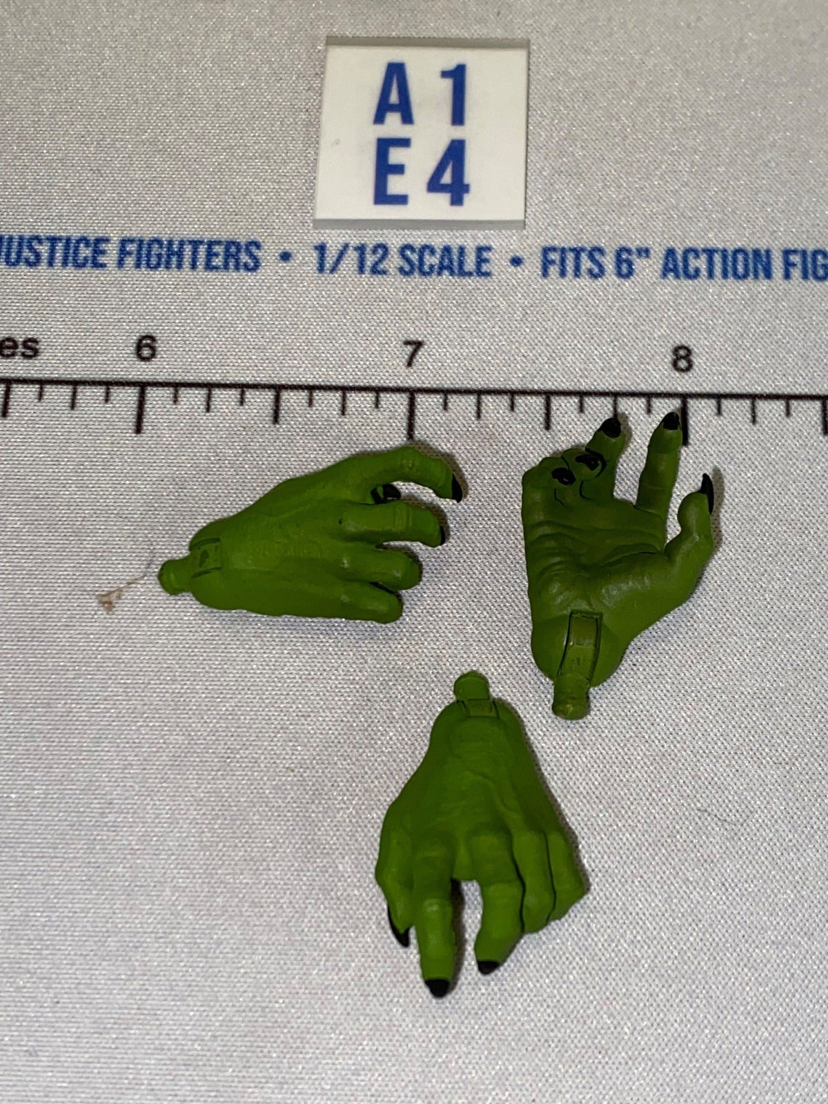 1/12 Scale Fantasy Creature Goblin Green Claw Hand Set - Four Horsemen - Mythic Legions