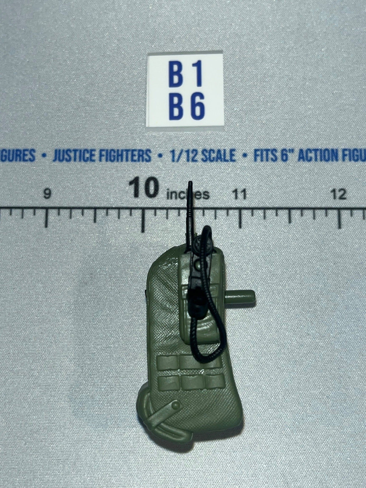 1/12 Scale Modern Era Tactical Satellite Radio Backpack - Green - Valaverse
