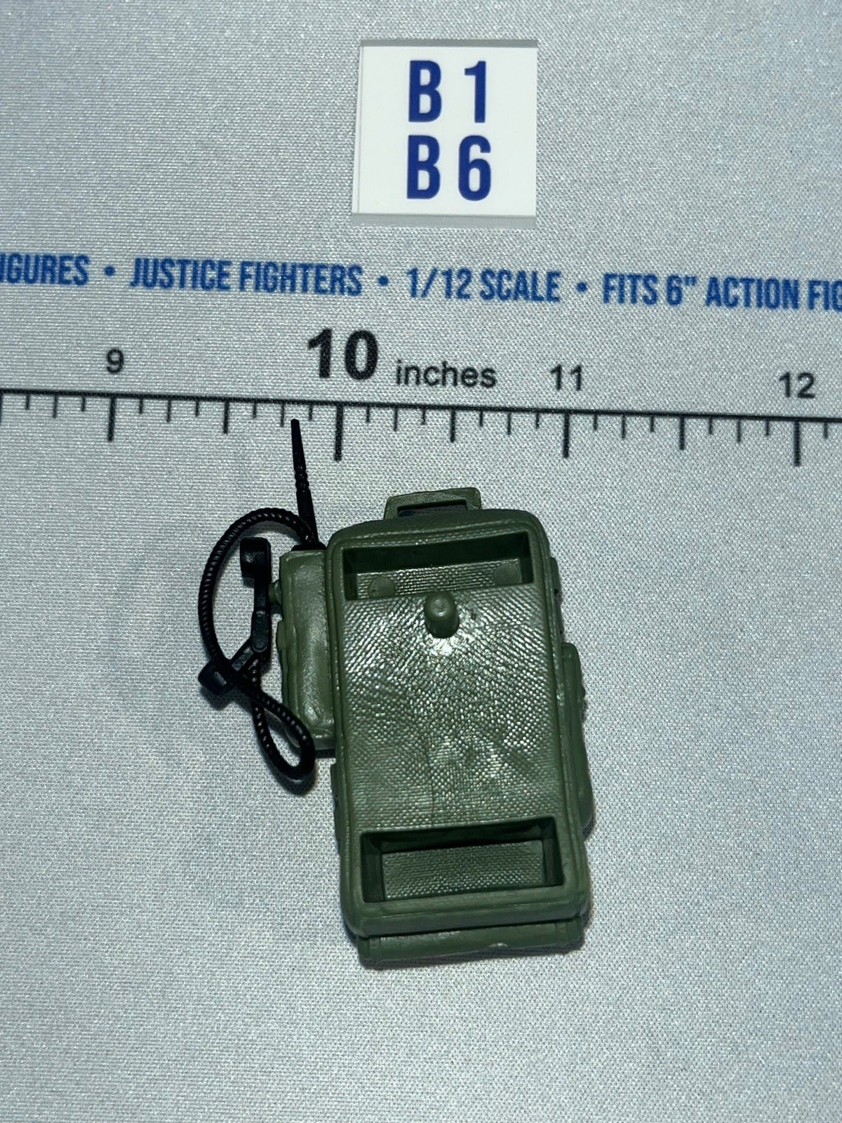 1/12 Scale Modern Era Tactical Satellite Radio Backpack - Green - Valaverse