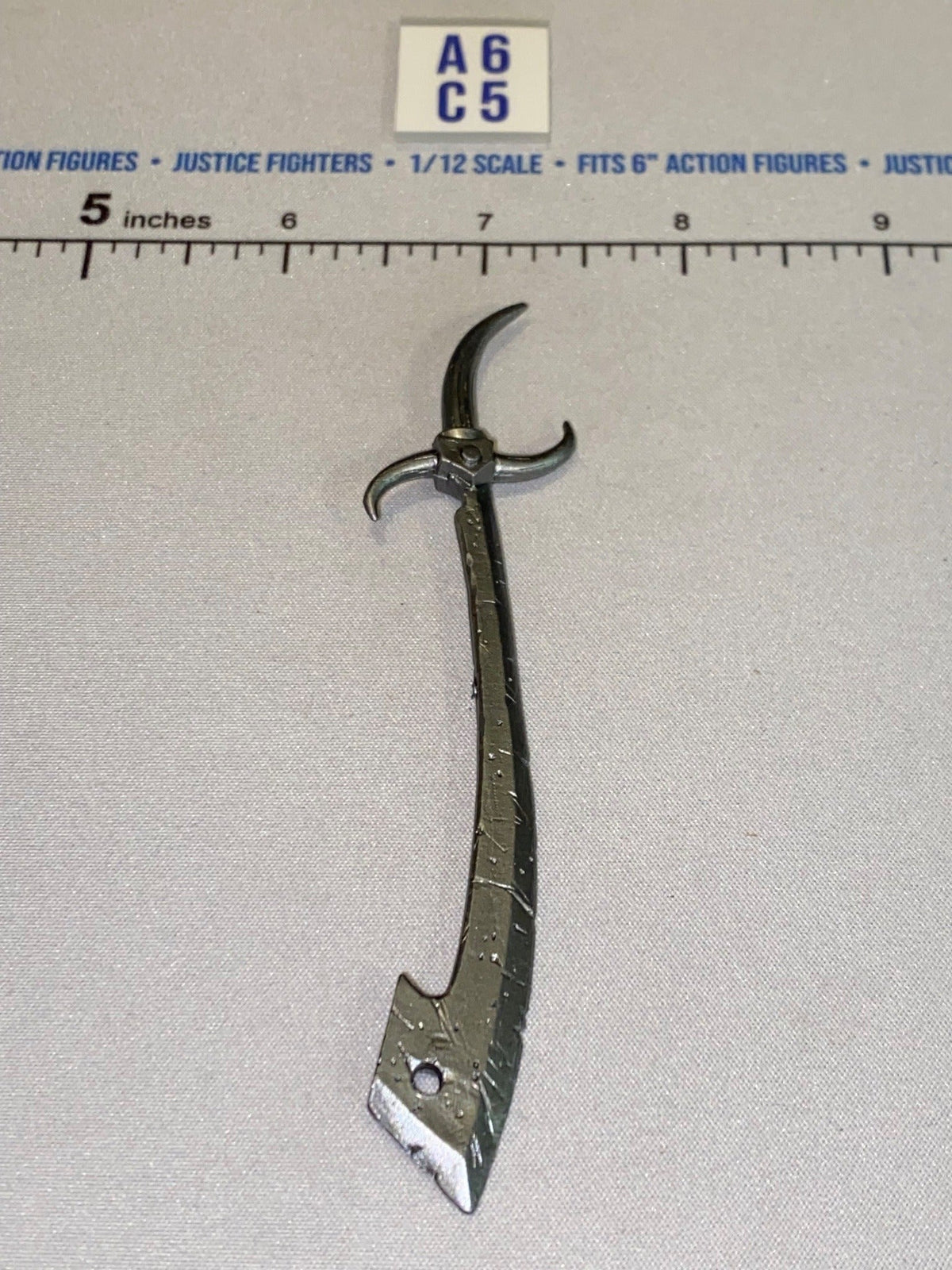 1/12 Scale Fantasy Curved Blade Weapon with Claw Guard - Four Horsemen - Mythic Legions