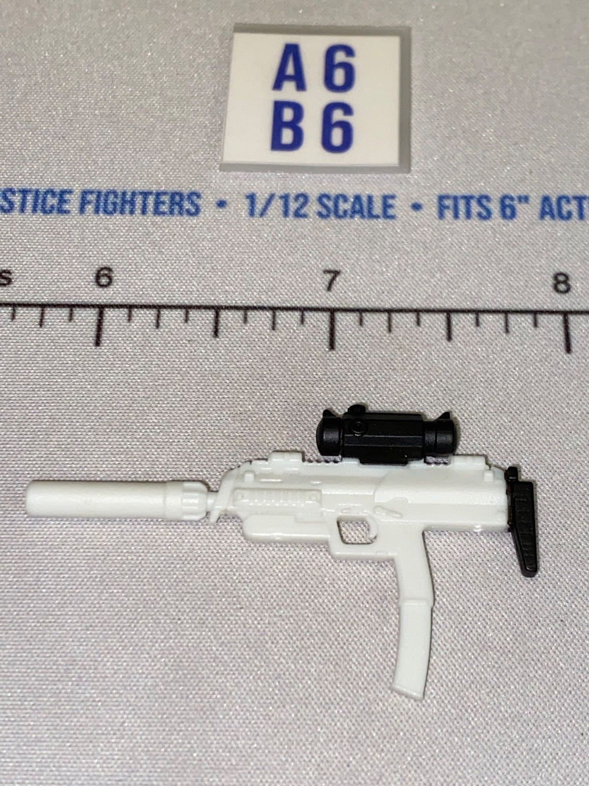 1/12 Scale Modern era MP-7 Submachine Gun - Arctic - Valaverse