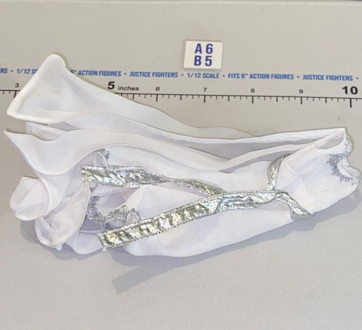 1/12 Scale Marvel White Female Dress