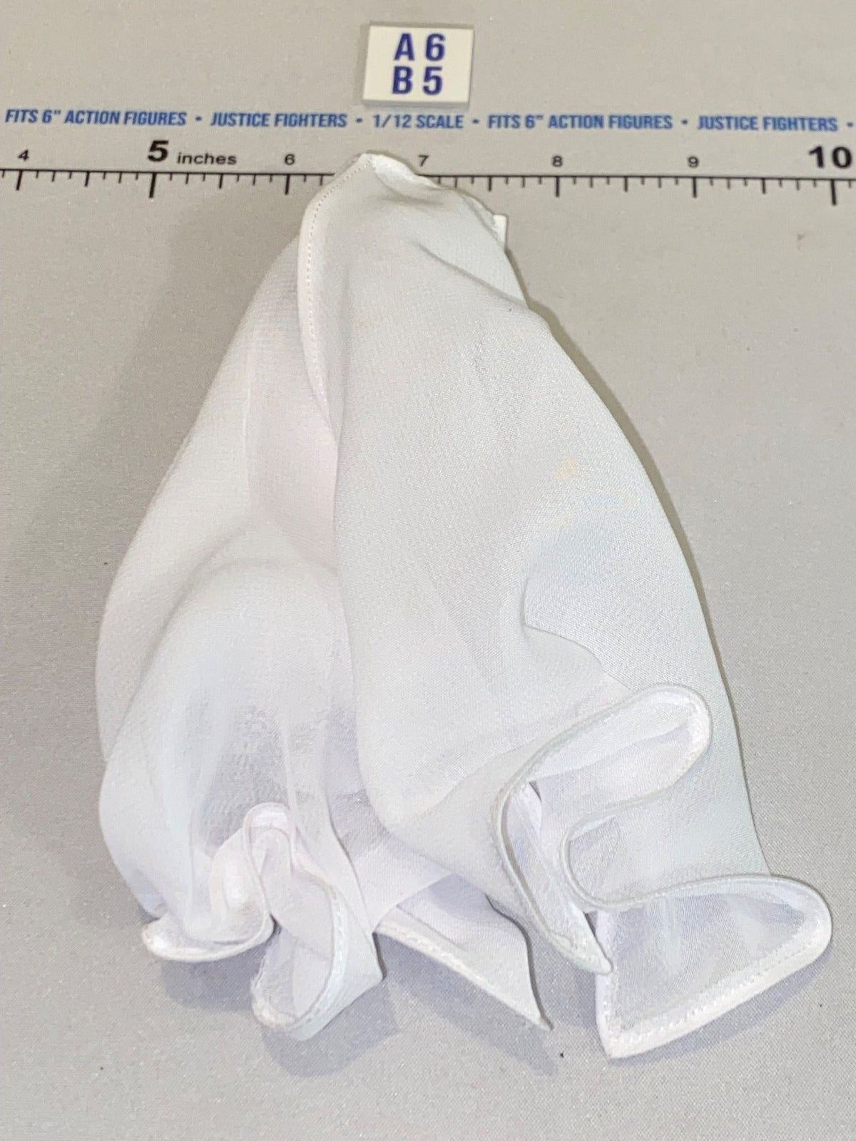 1/12 Scale White Cape